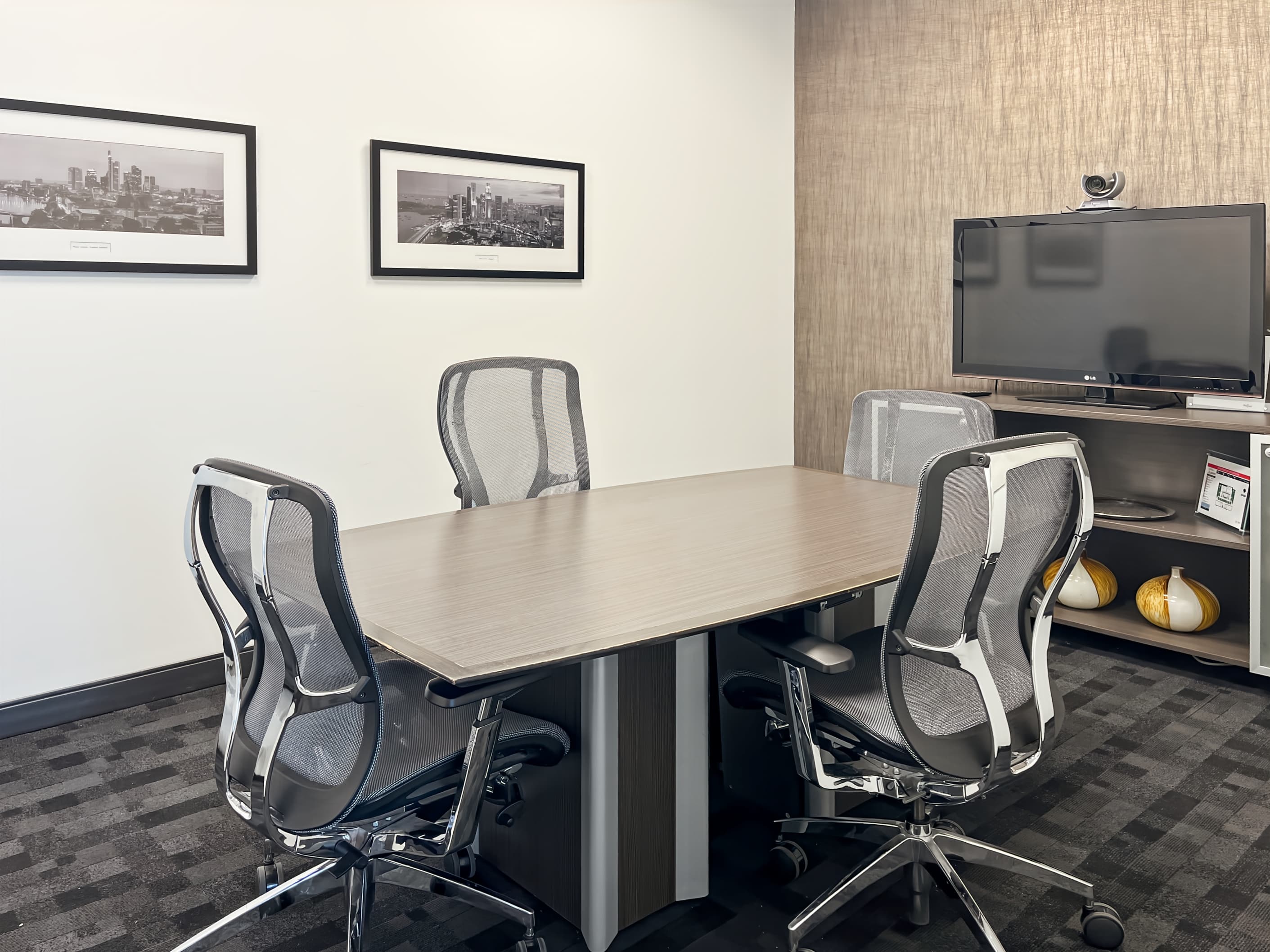 QC, Montreal, Pointe Claire – Montreal Airport image 12