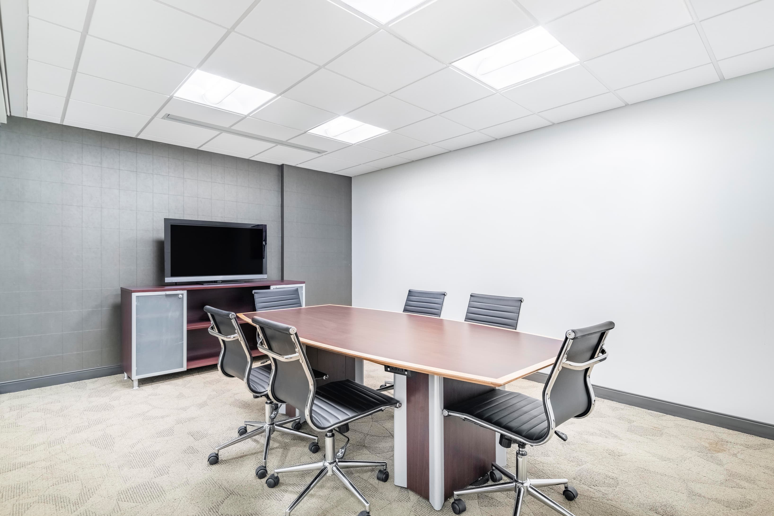 MA, Waltham – Waltham Centre image 7