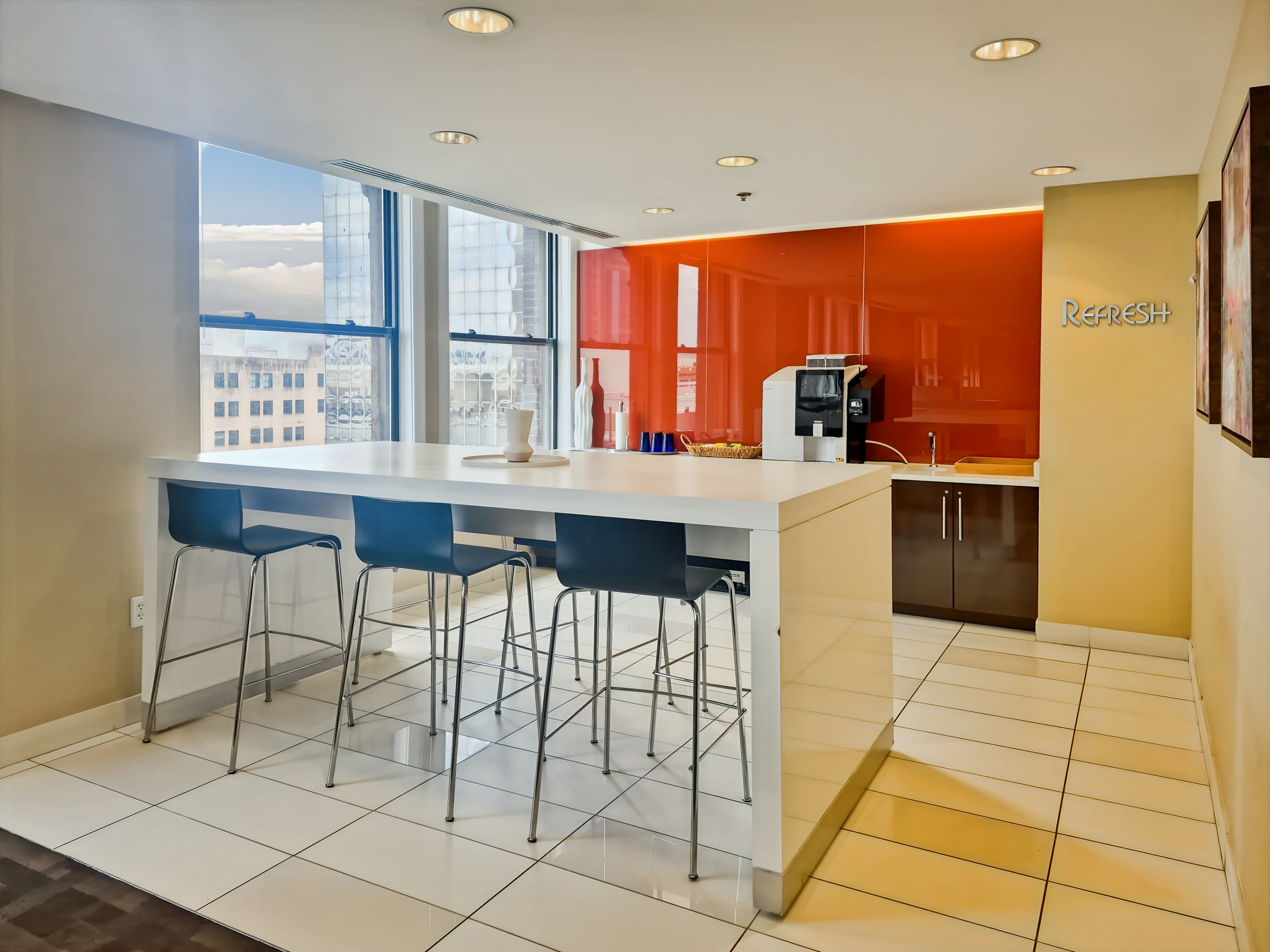 KY, Louisville – MET Building image 6 KY, Louisville – MET Building image 6