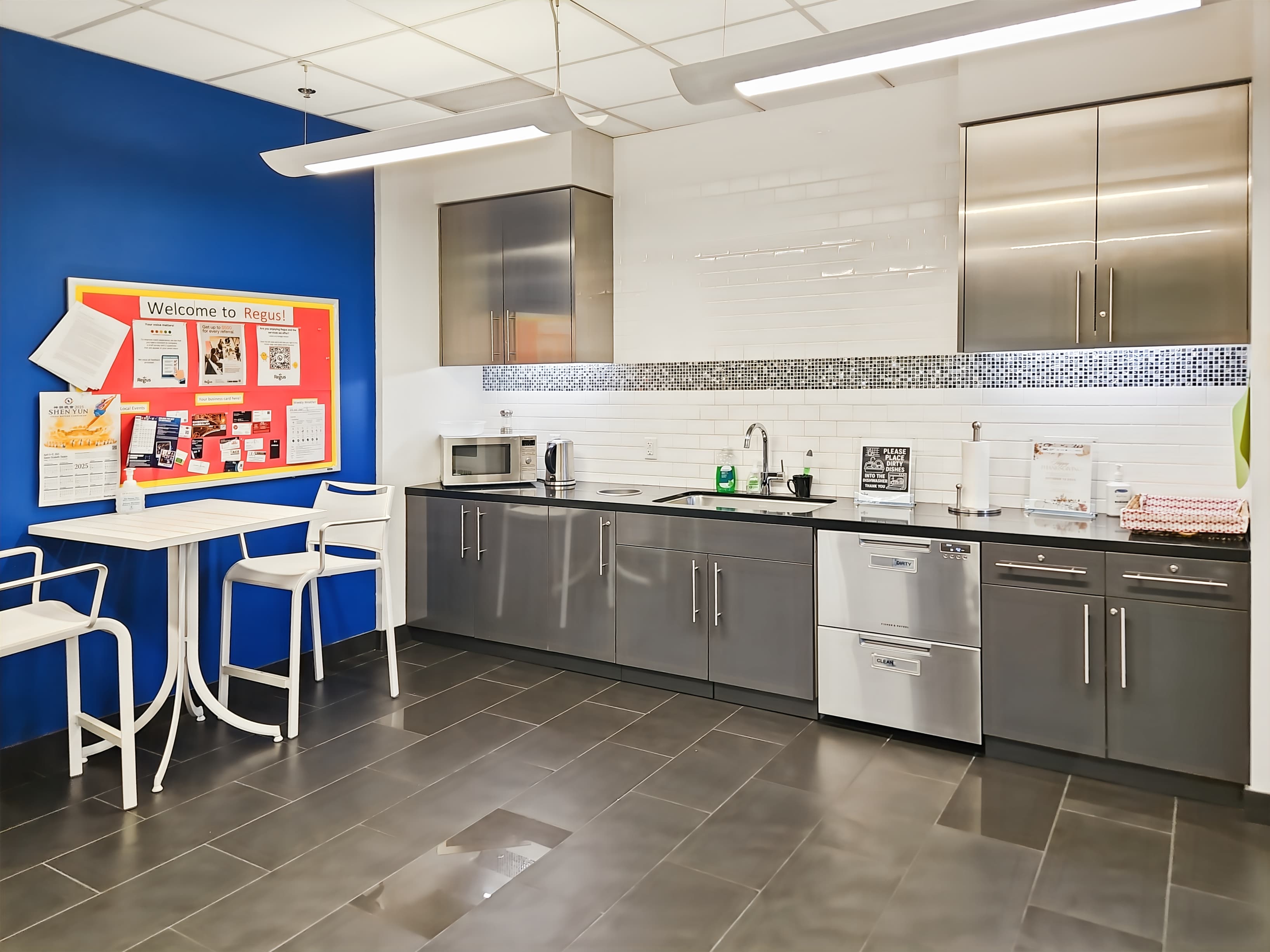 BC, Victoria - The Atrium image 4