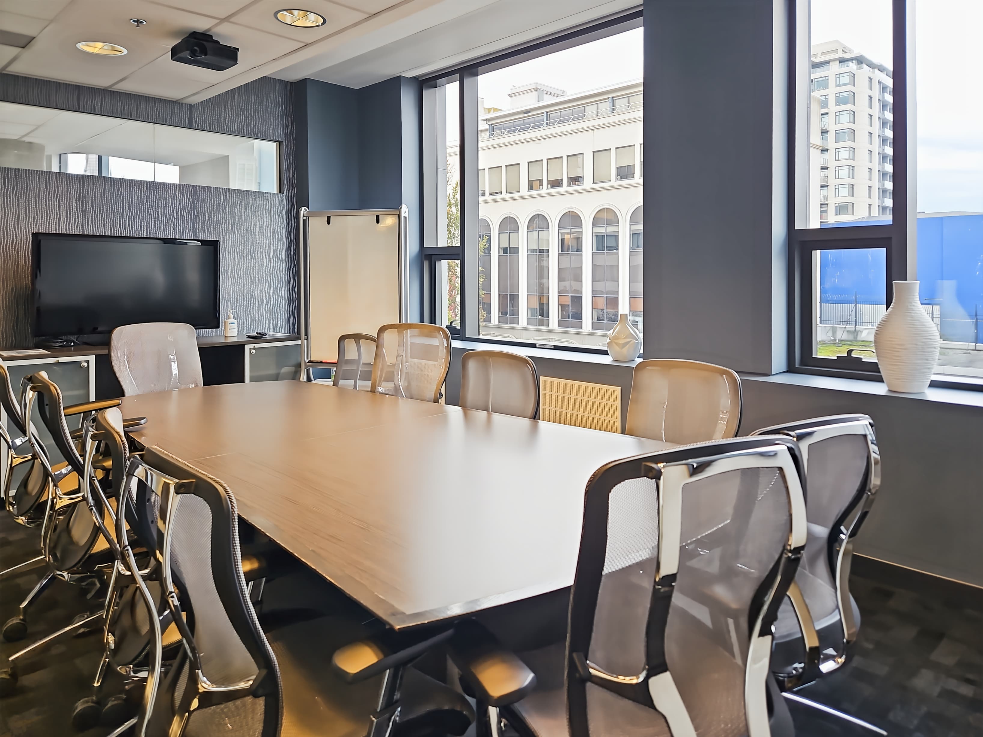 BC, Victoria - The Atrium image 1