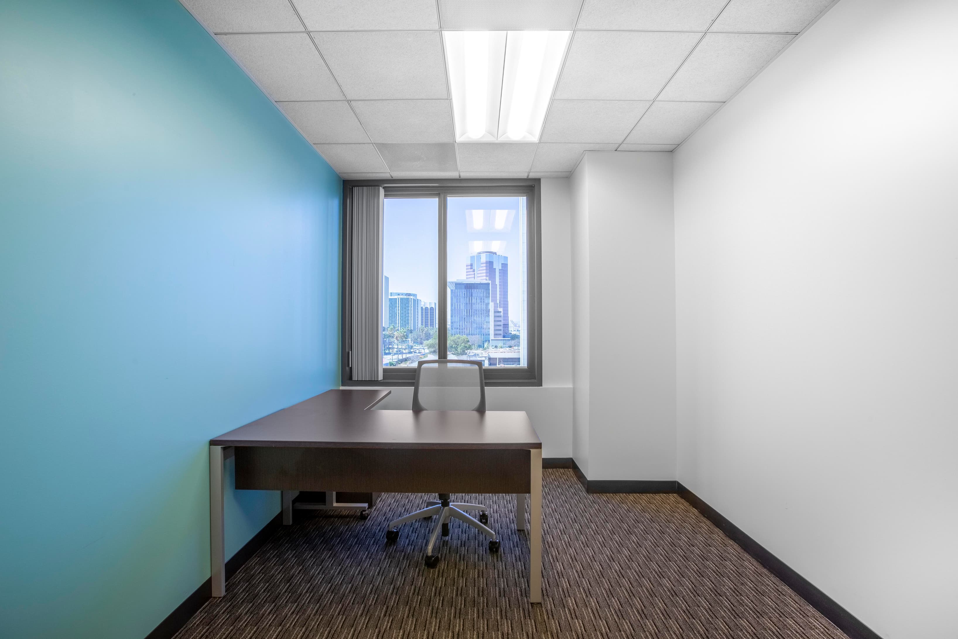 CA, Long Beach – Landmark Square image 1 CA, Long Beach – Landmark Square image 1