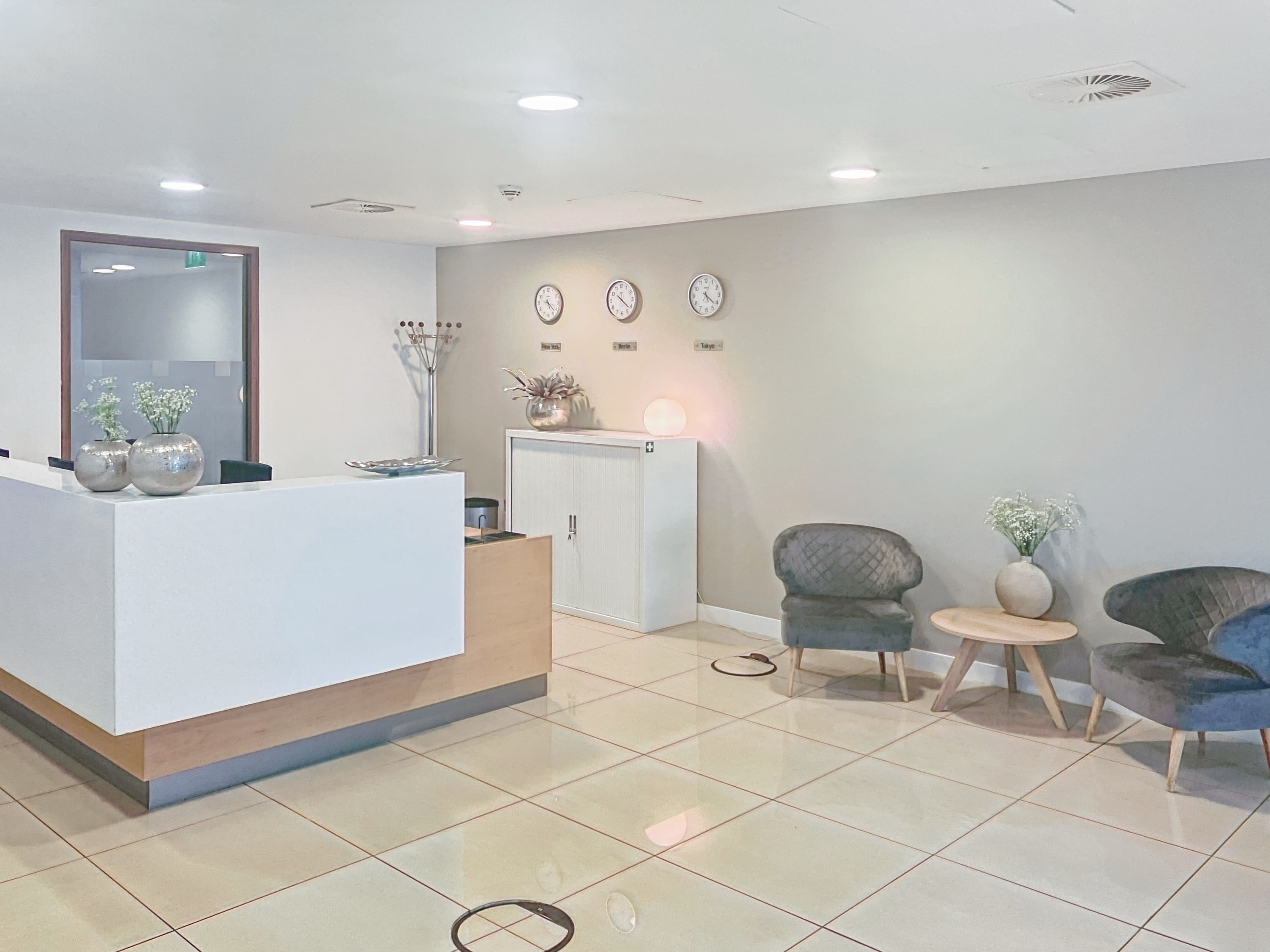 BERLIN, Am Brandenburger Tor image 5