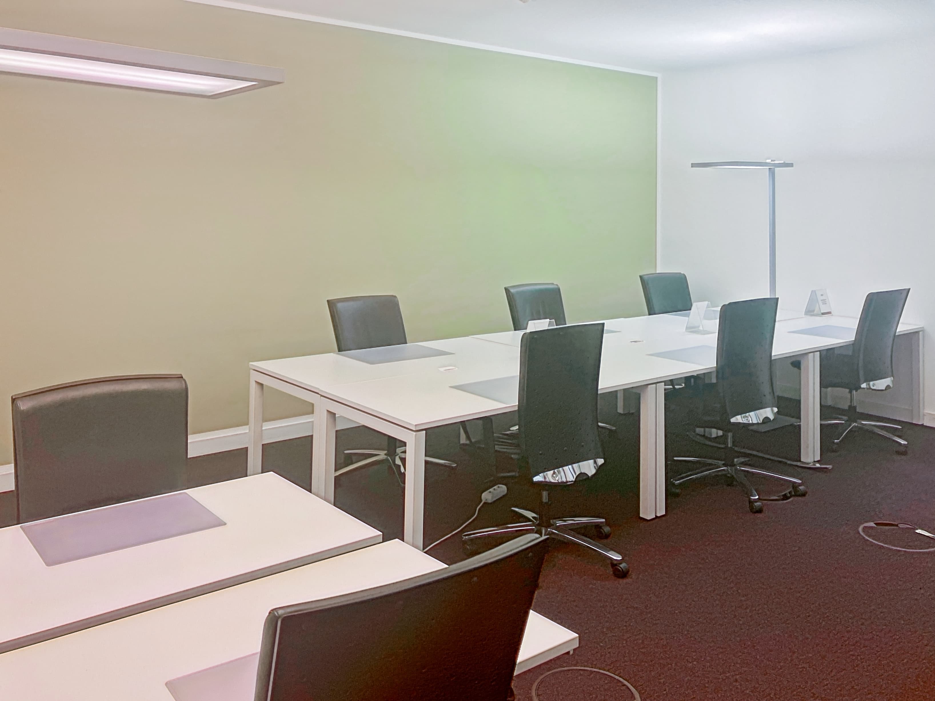 BERLIN, Am Brandenburger Tor image 2