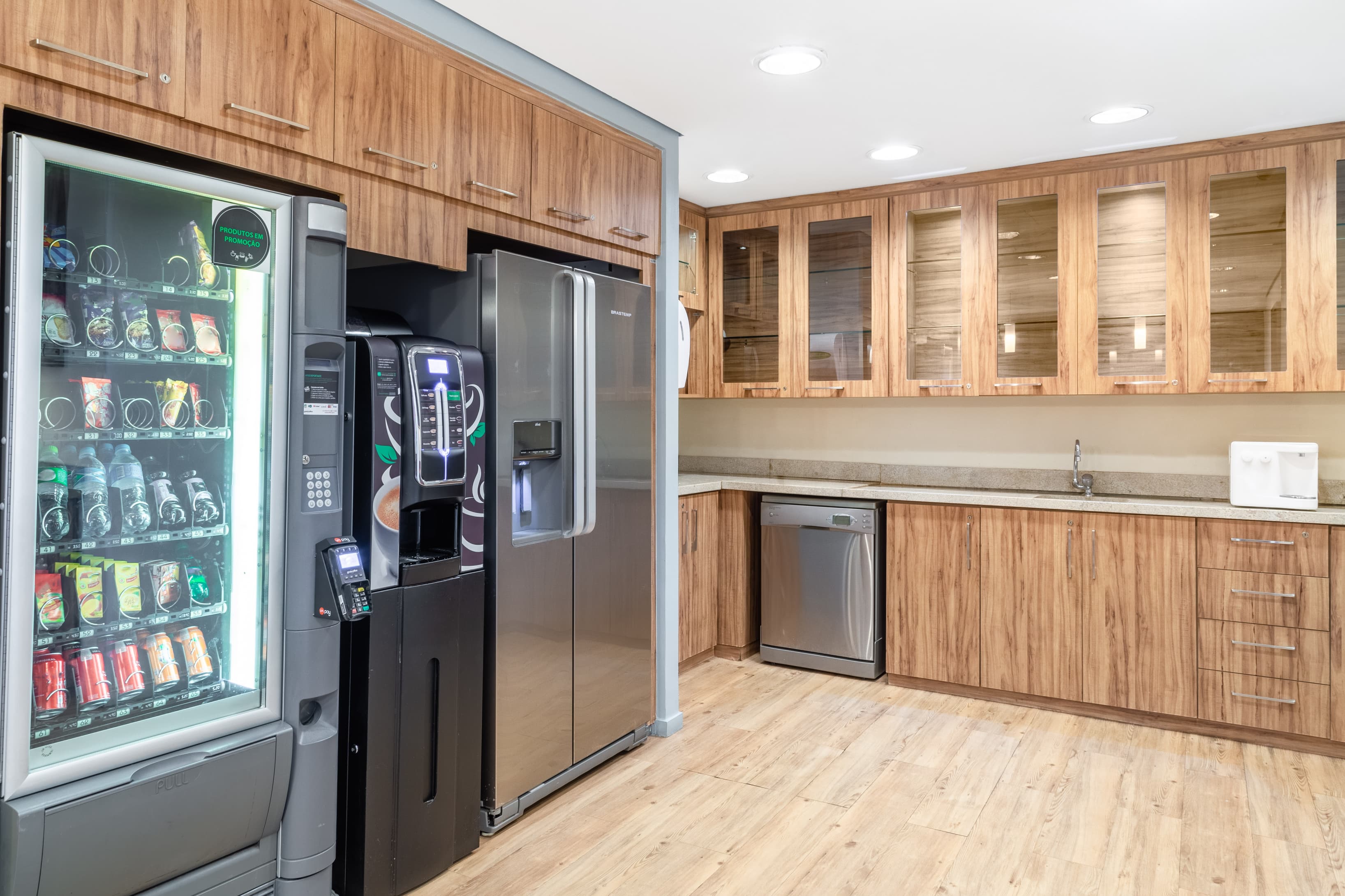 SALVADOR, Mundo Plaza – Tancredo Neves image 9