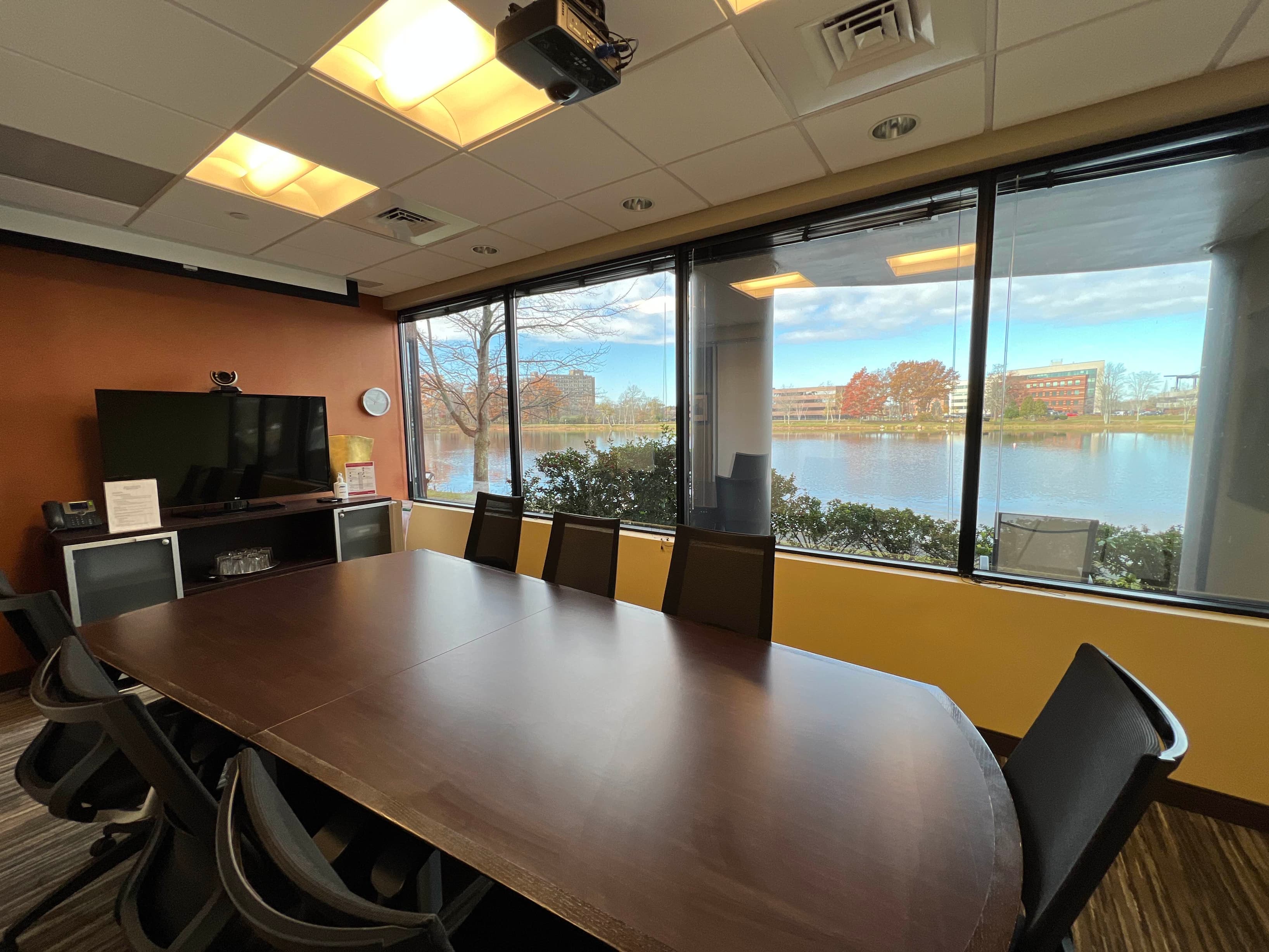 MA, Wakefield – Edgewater Place image 1