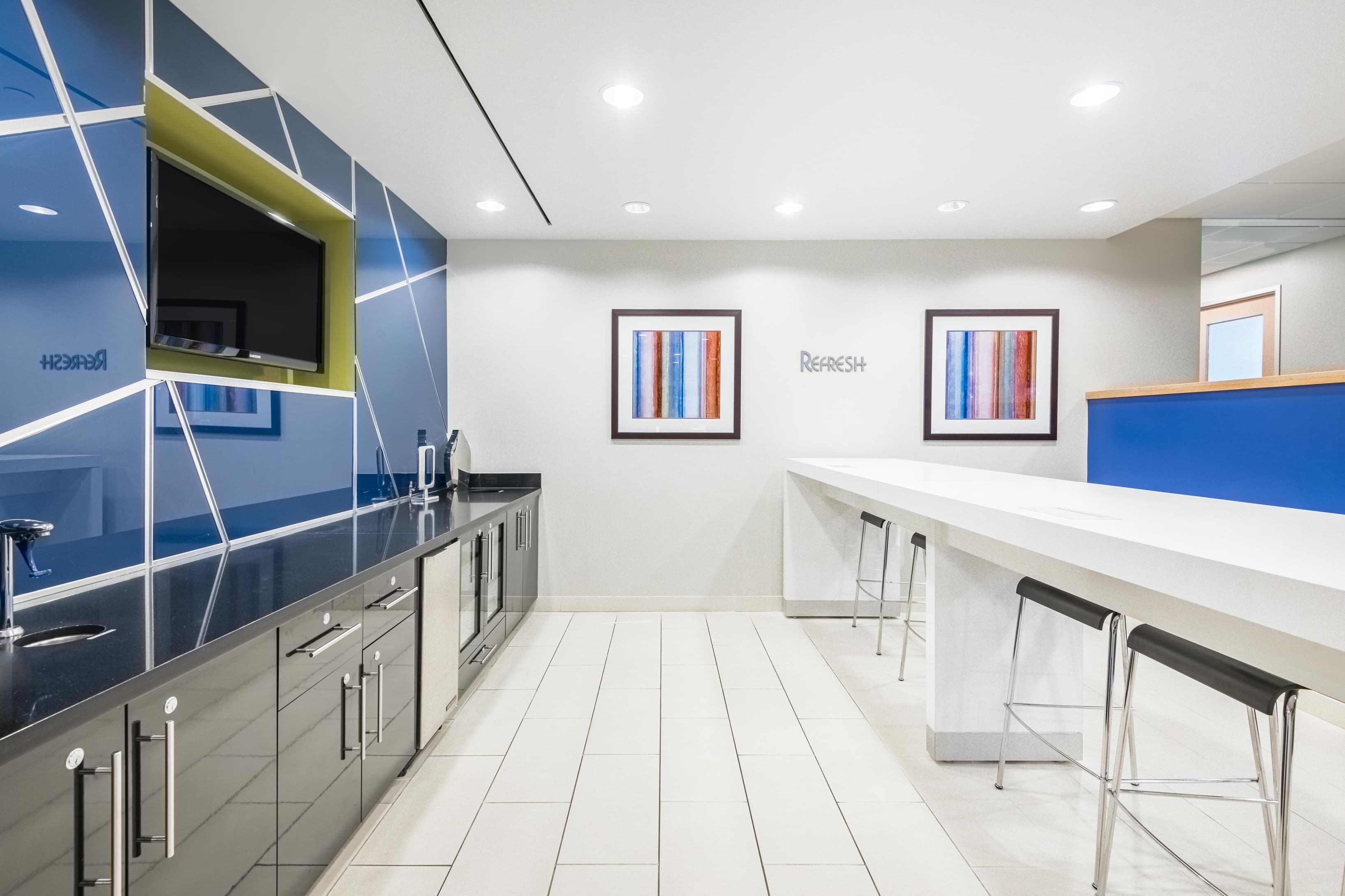 CA, San Diego - Cush Plaza image 1 CA, San Diego - Cush Plaza image 1