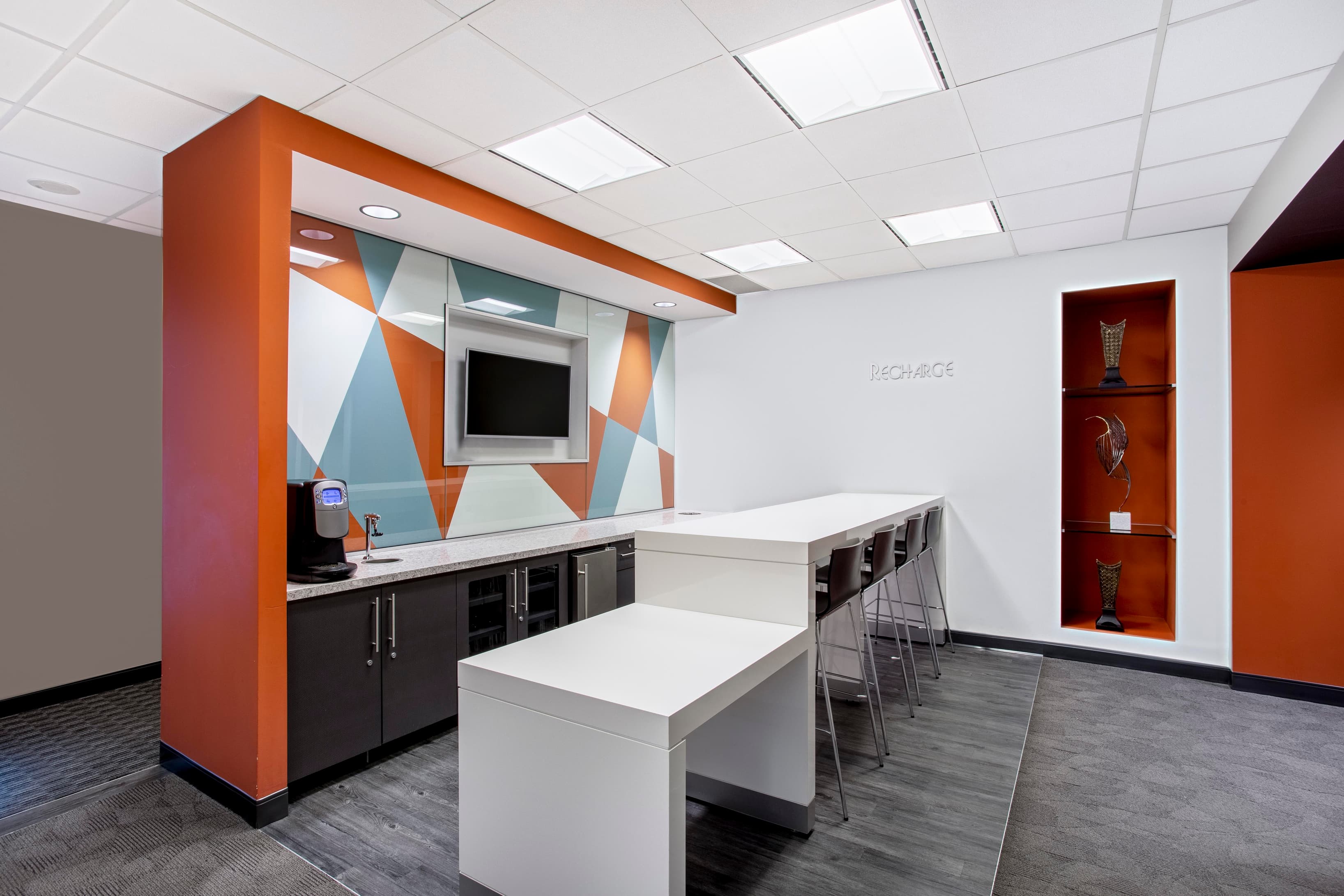 BC, Vancouver - MNP Tower image 2