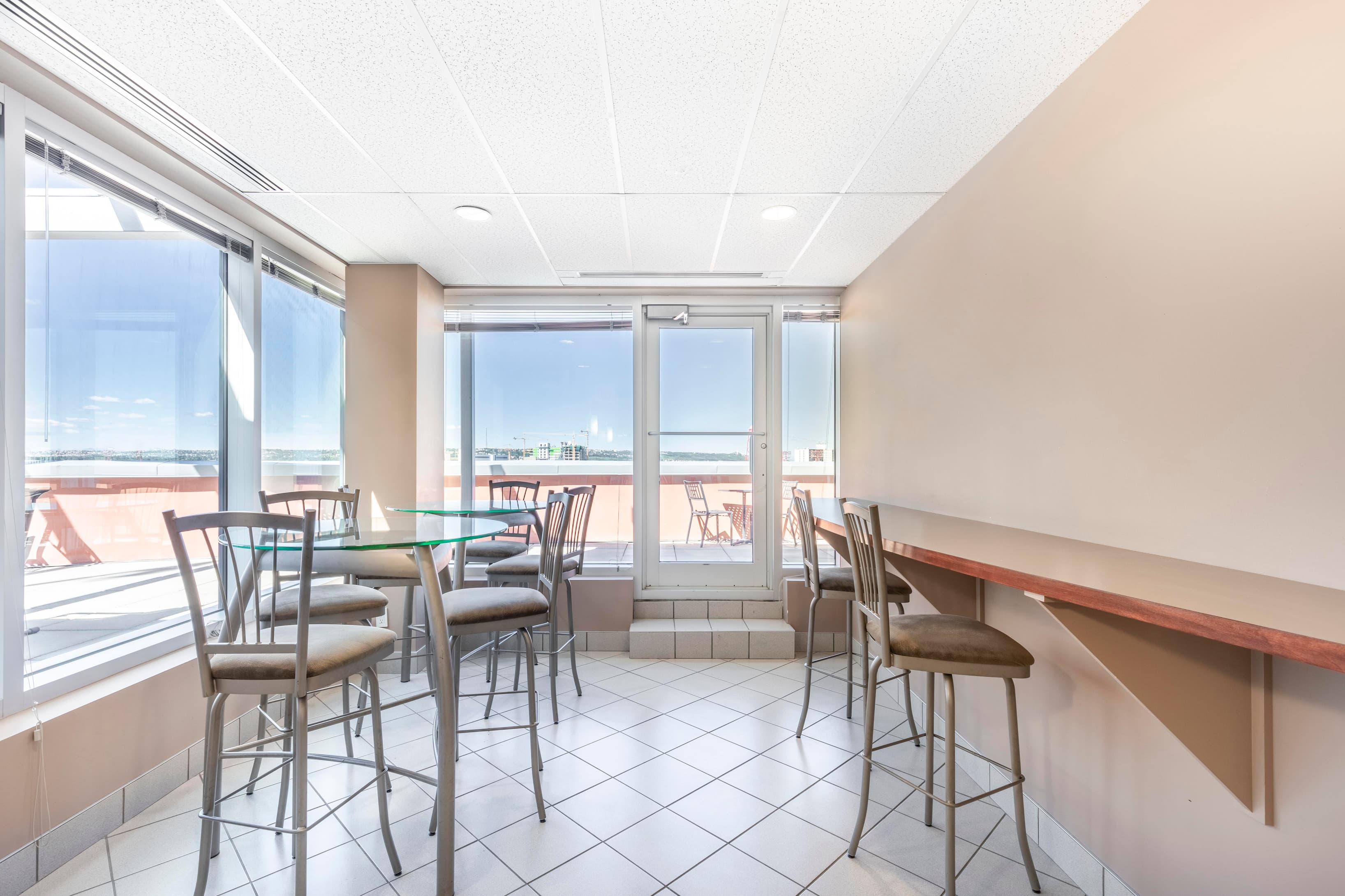 AB, Calgary – One Executive Place image 2