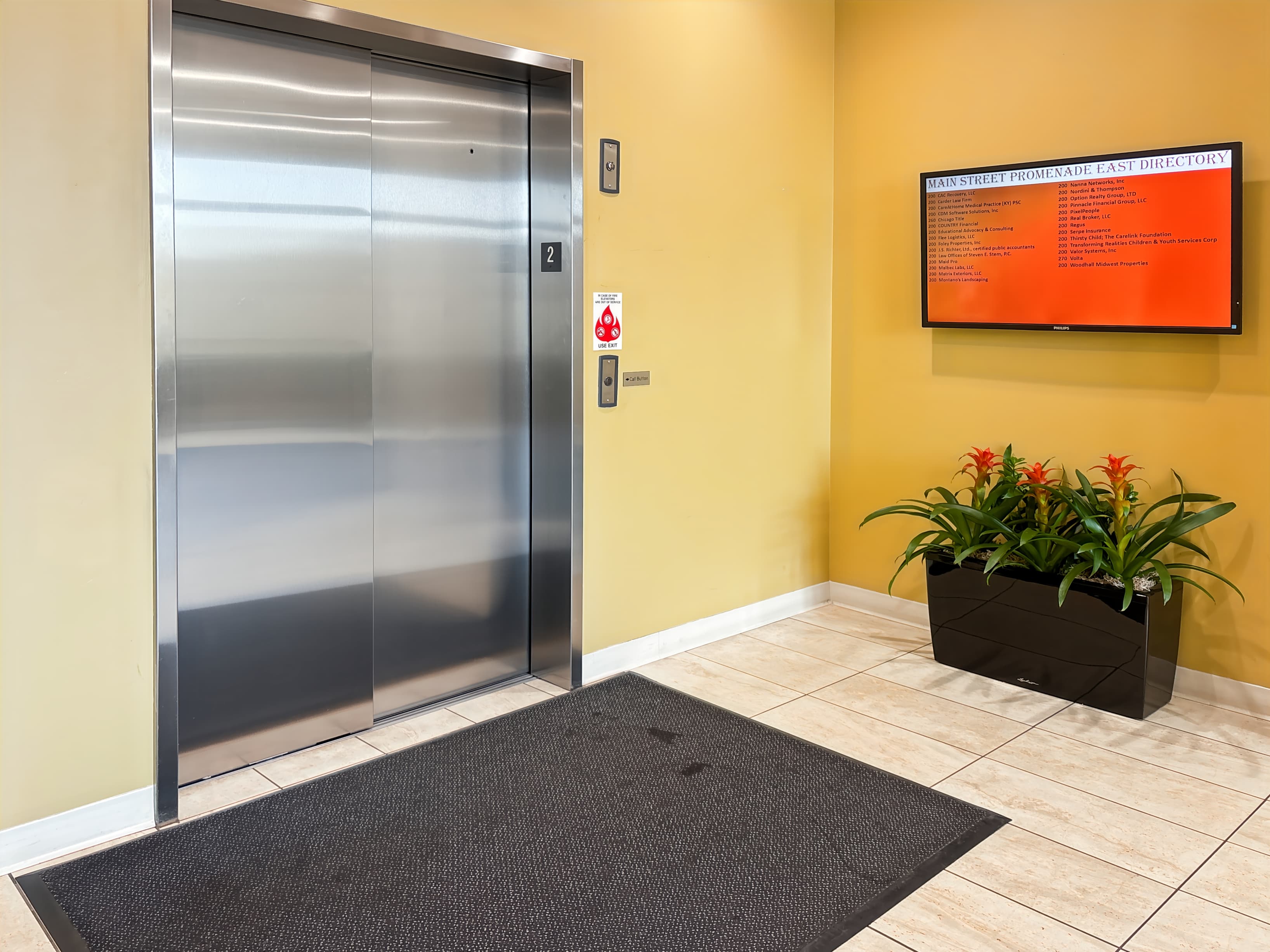 IL, Naperville - Main Street Promenade image 10