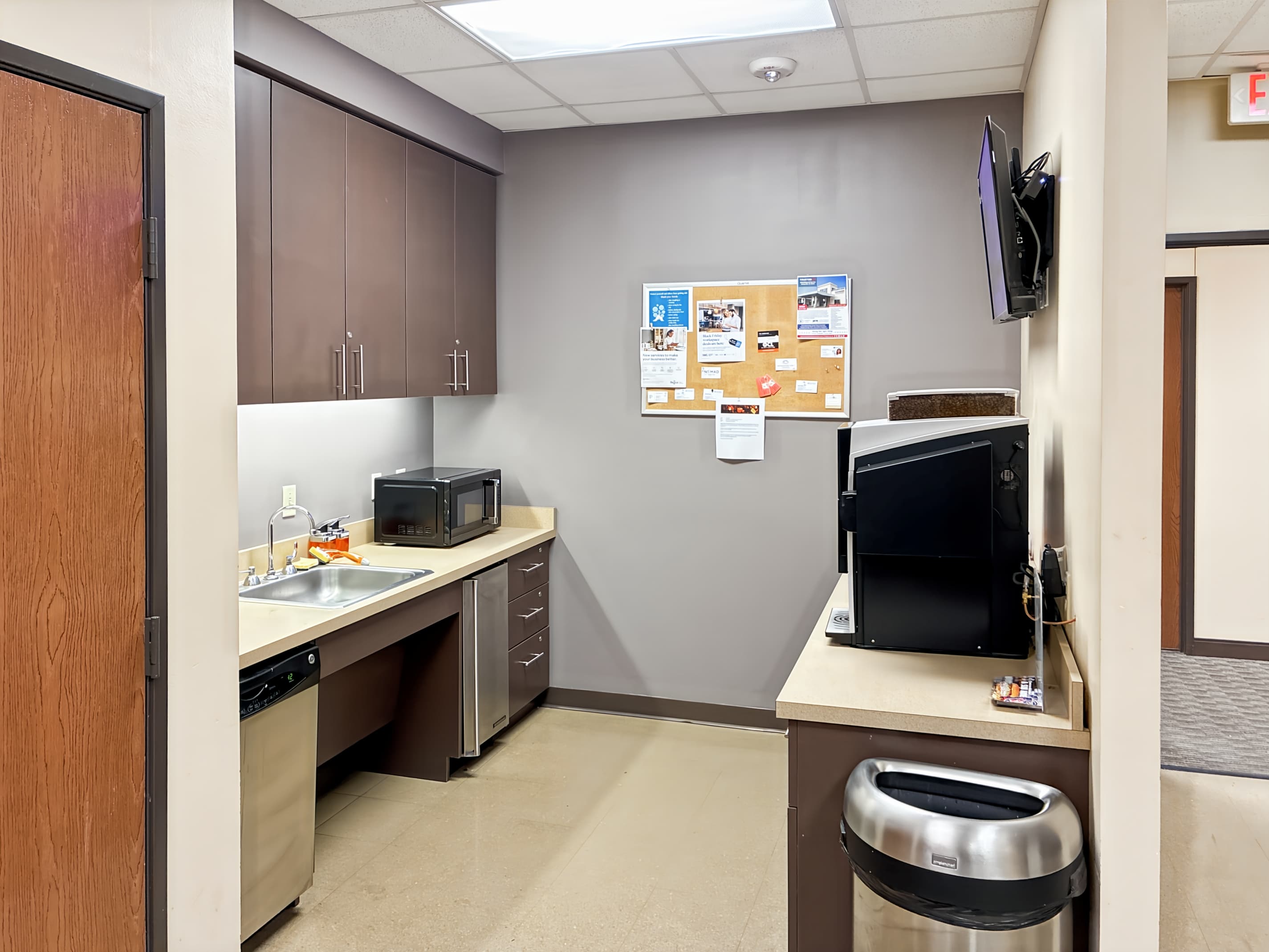 TX, Grapevine- Vineyard Center II image 6