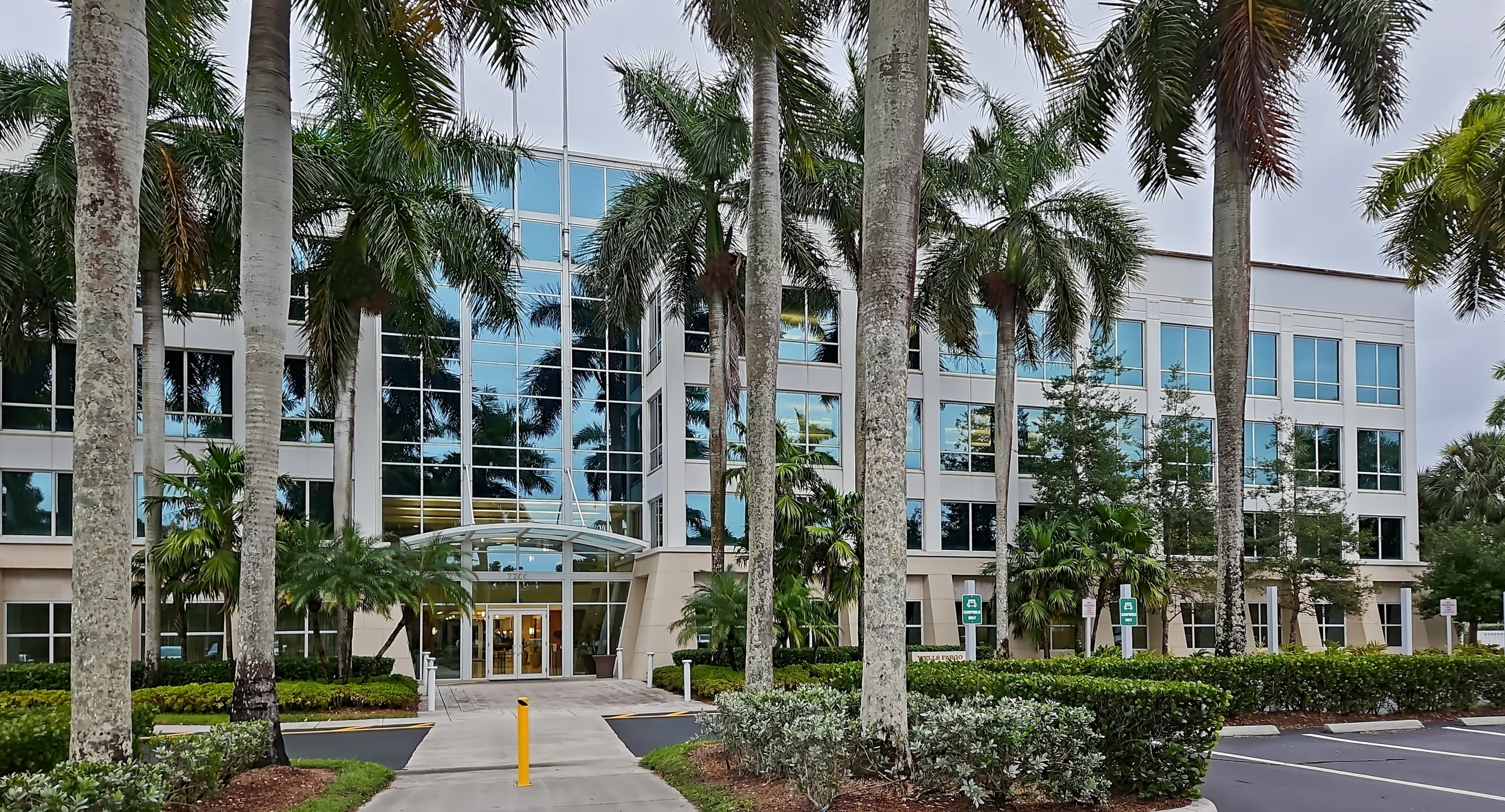 FL, Weston - Weston Pointe II image 3