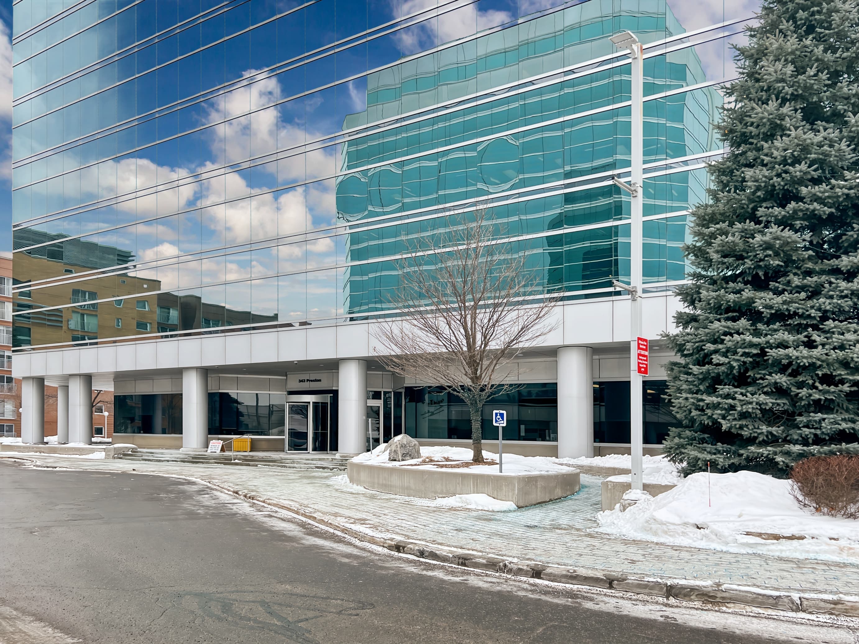 ON, Ottawa - 343 Preston image 10