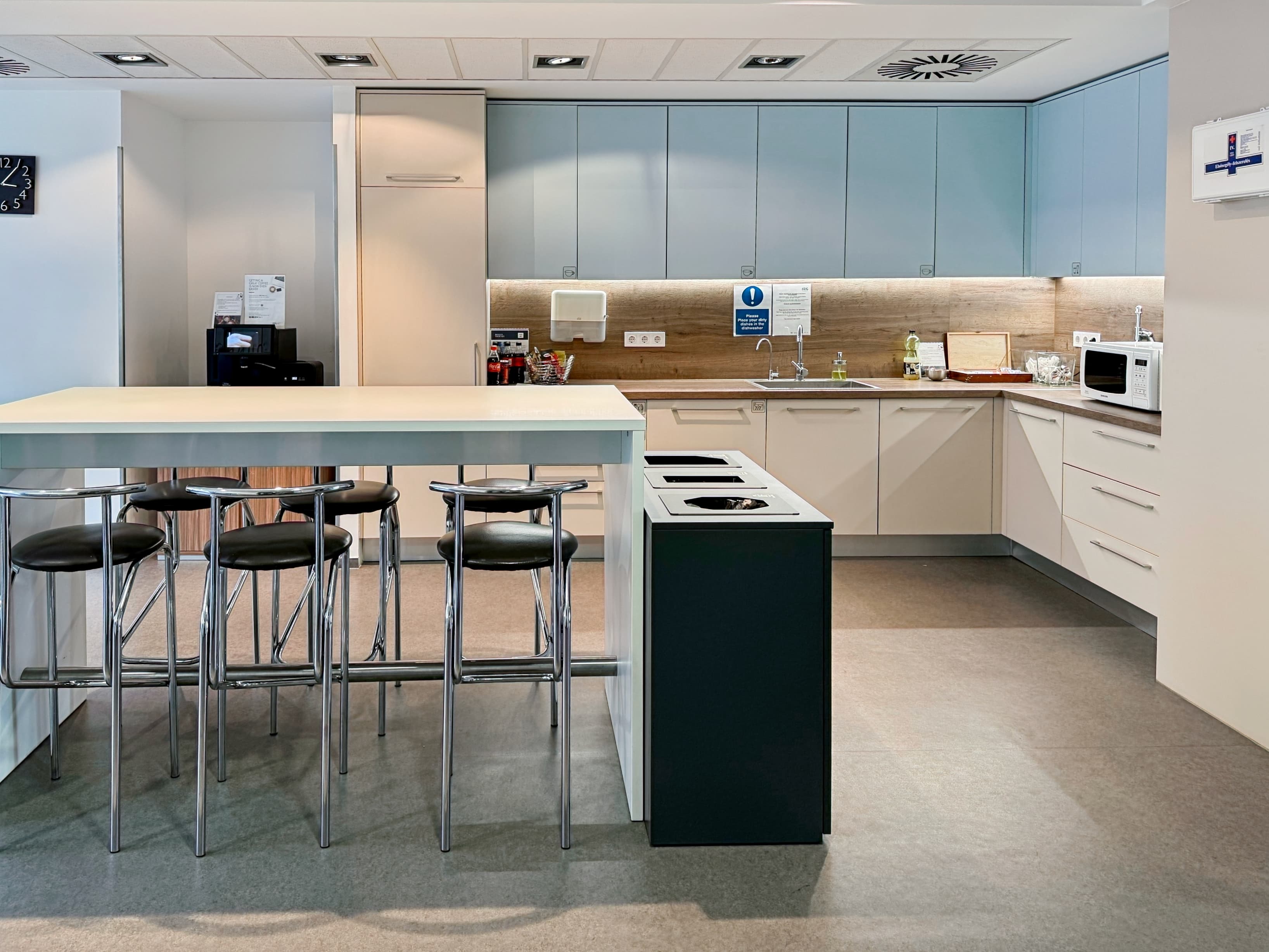 BUDAPEST, Ujbuda Allee Corner image 3 BUDAPEST, Ujbuda Allee Corner image 3