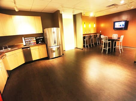 TN, Memphis - Colonnade image 2