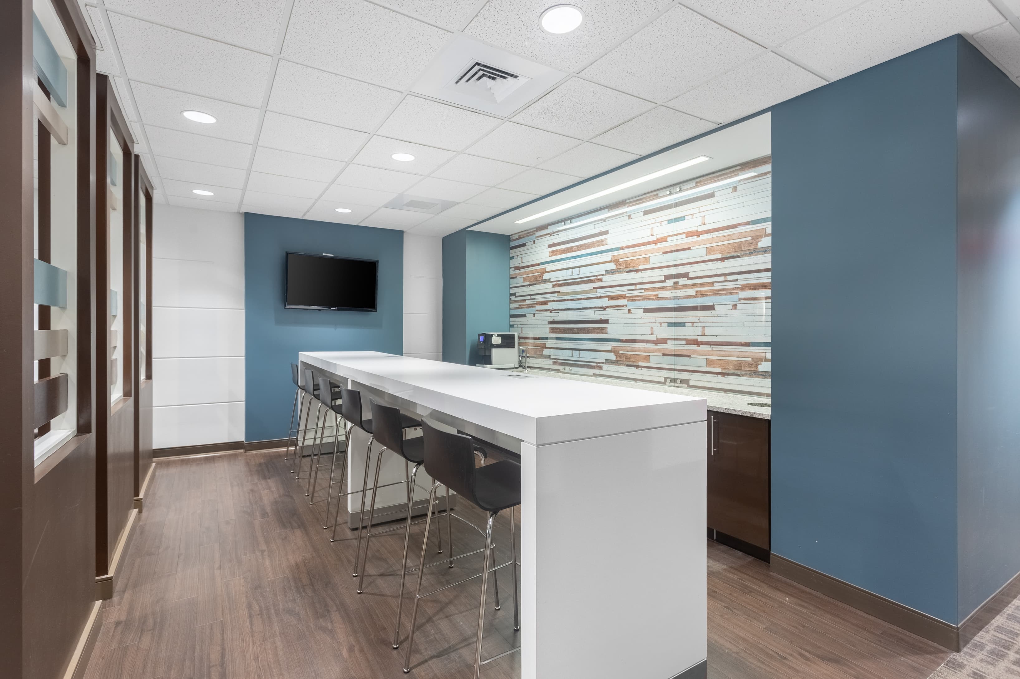 VA, Chesapeake - Crossways Blvd image 3 VA, Chesapeake - Crossways Blvd image 3