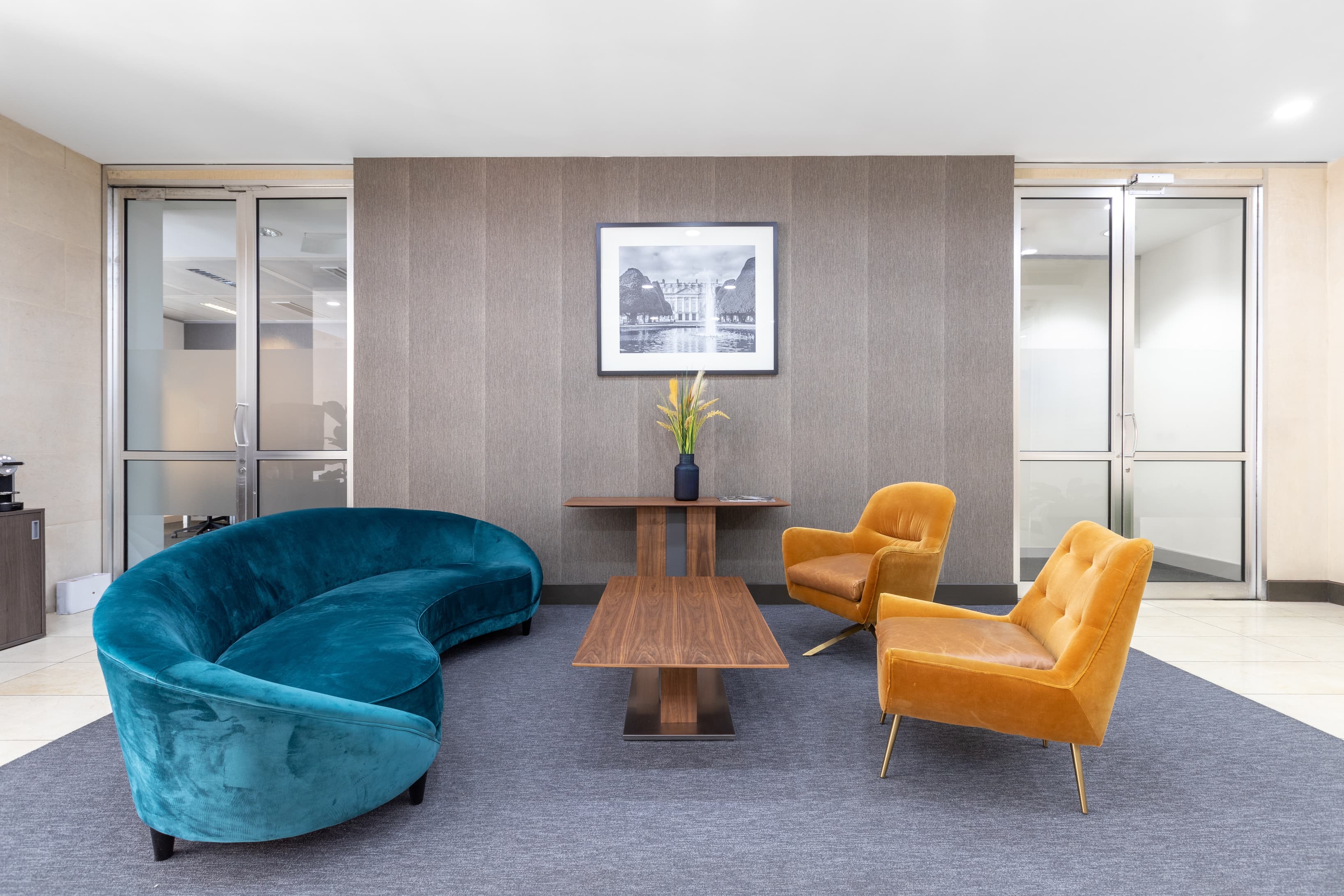 LONDON, Richmond Station, Kew Road image 1