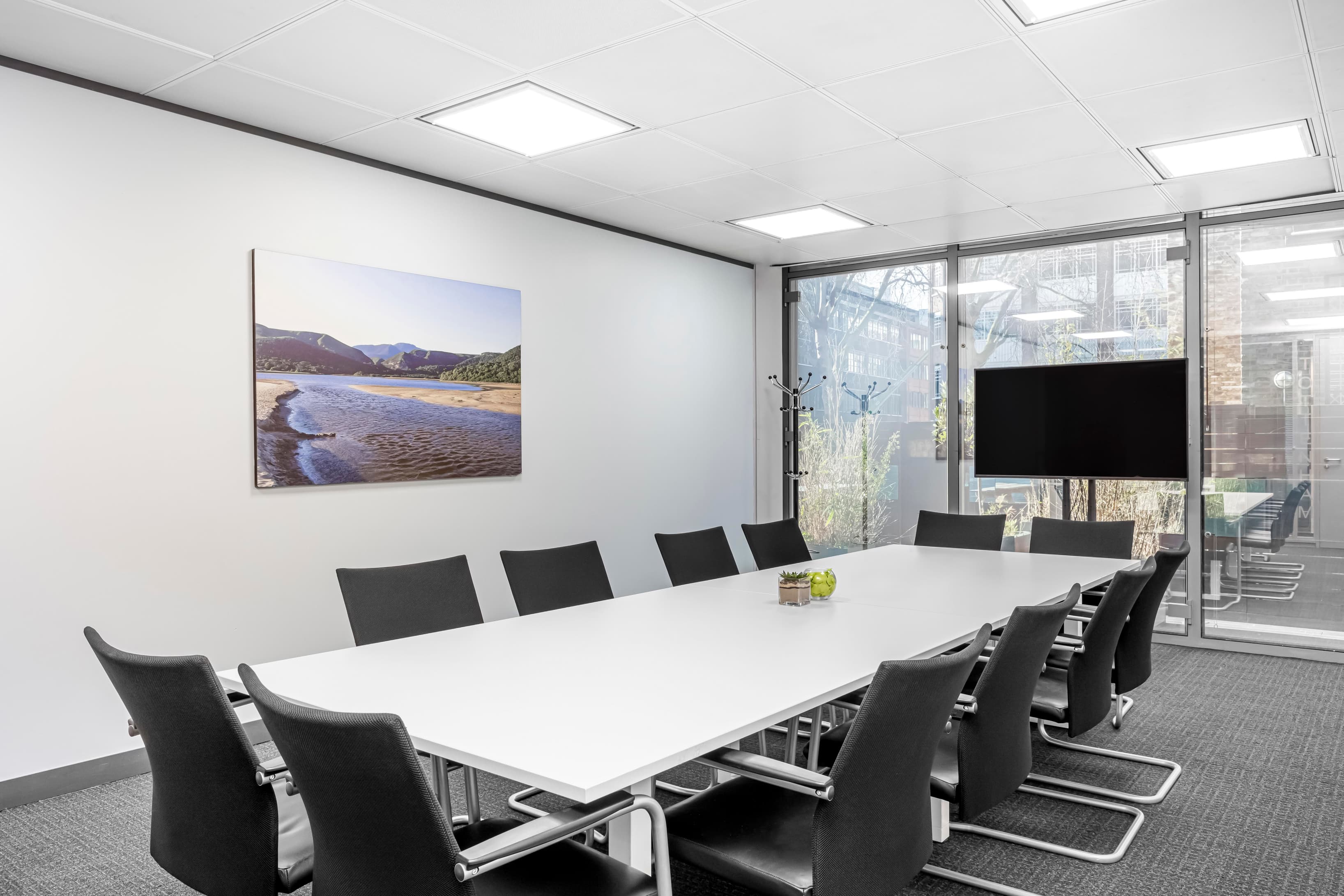 LONDON, Tottenham Court Road image 7