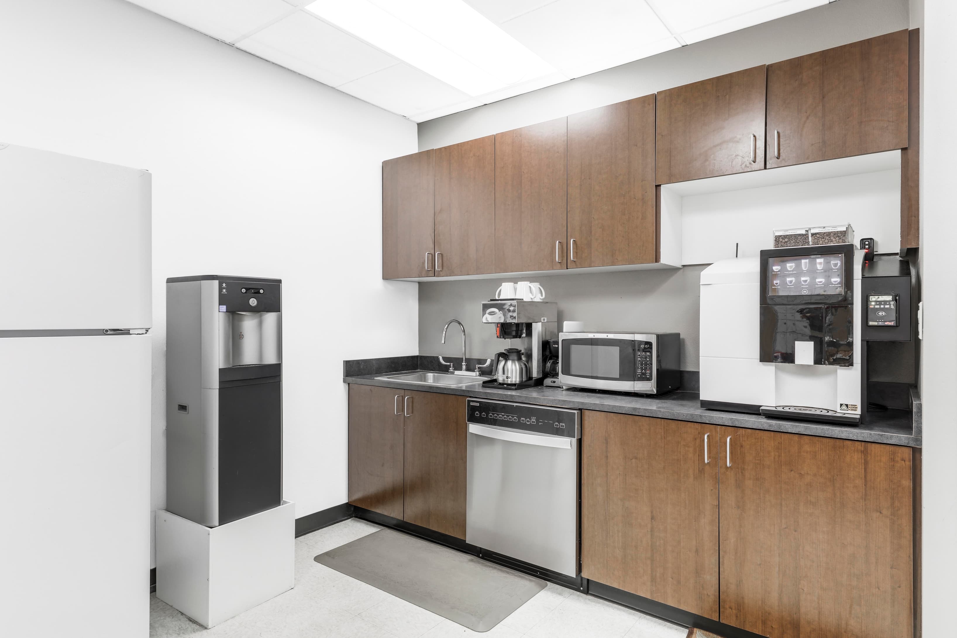 WA, Kirkland - Corporate Center image 6