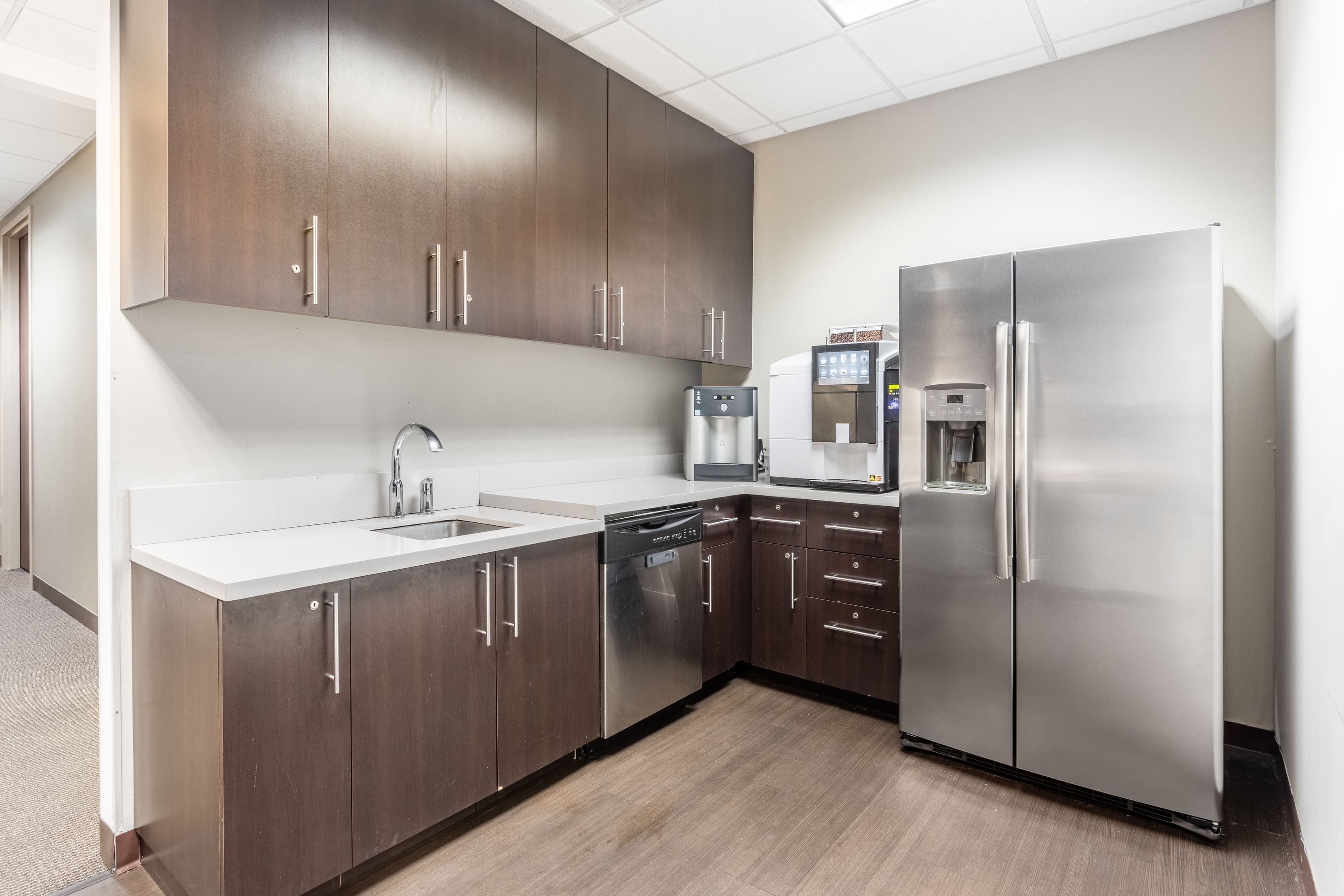 FL, Miami Airport - Waterford image 2