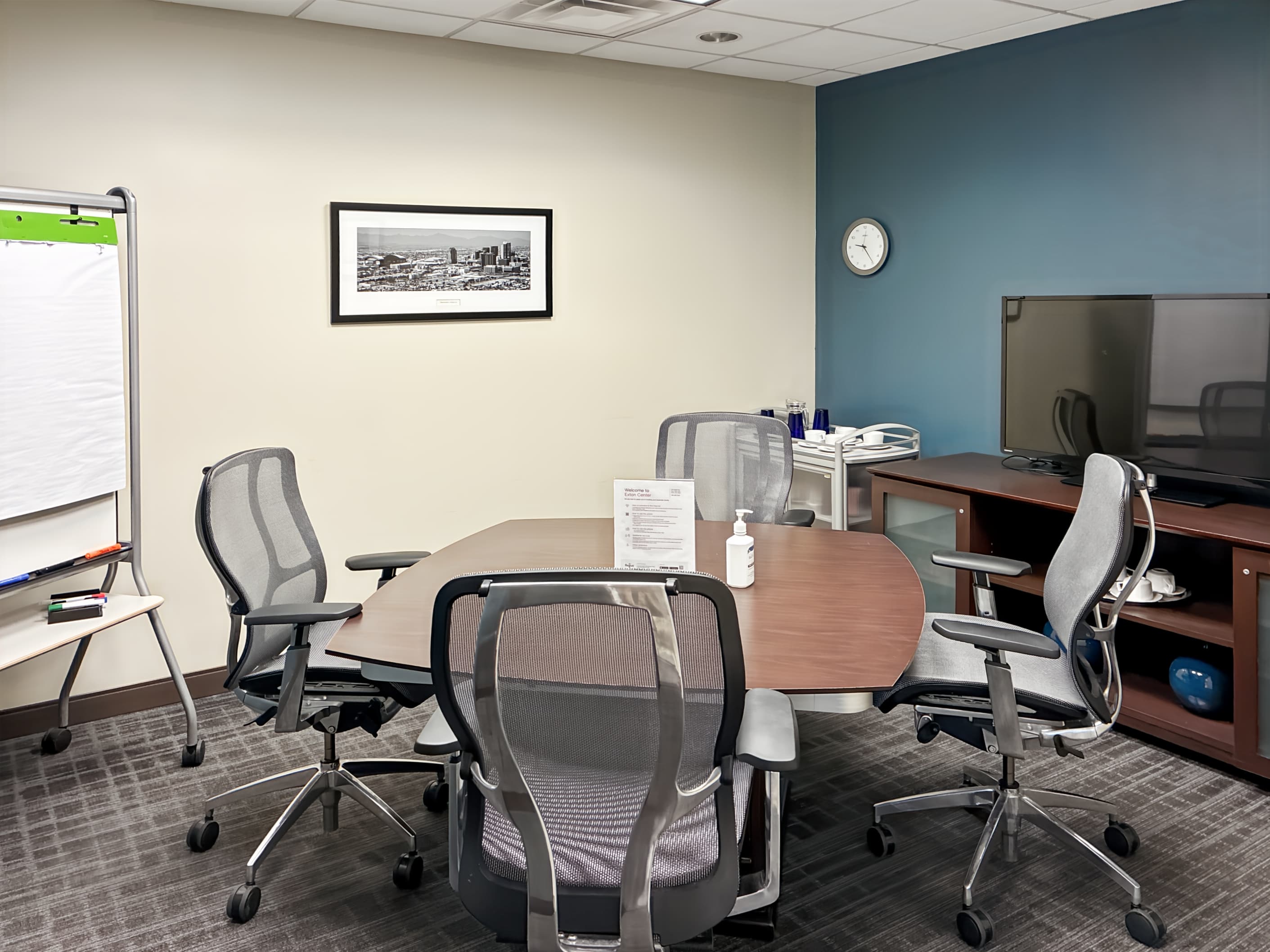 PA, Exton - Eagleview Corporate Center image 9