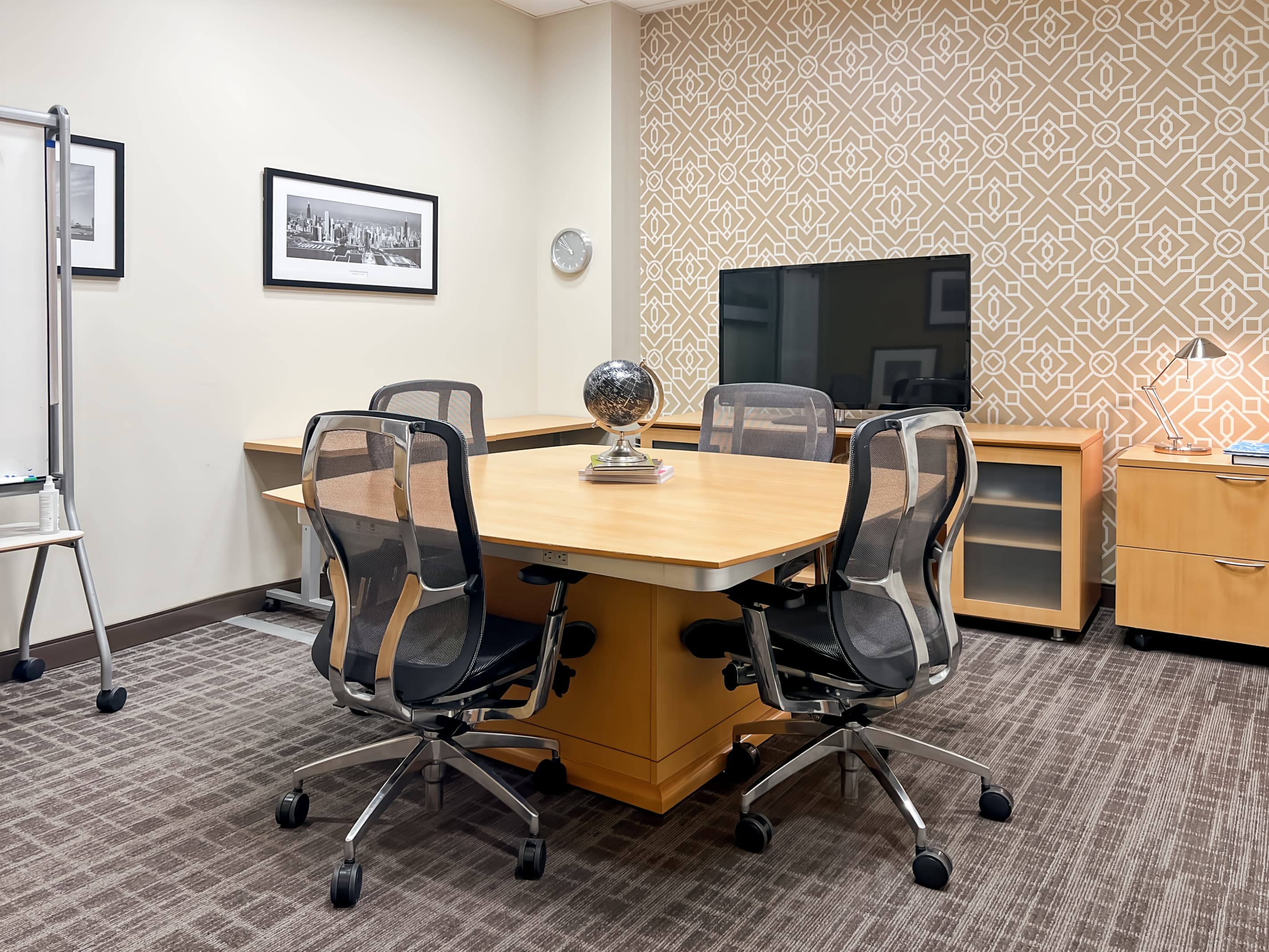 CA, Valencia - Gateway Plaza image 1 CA, Valencia - Gateway Plaza image 1