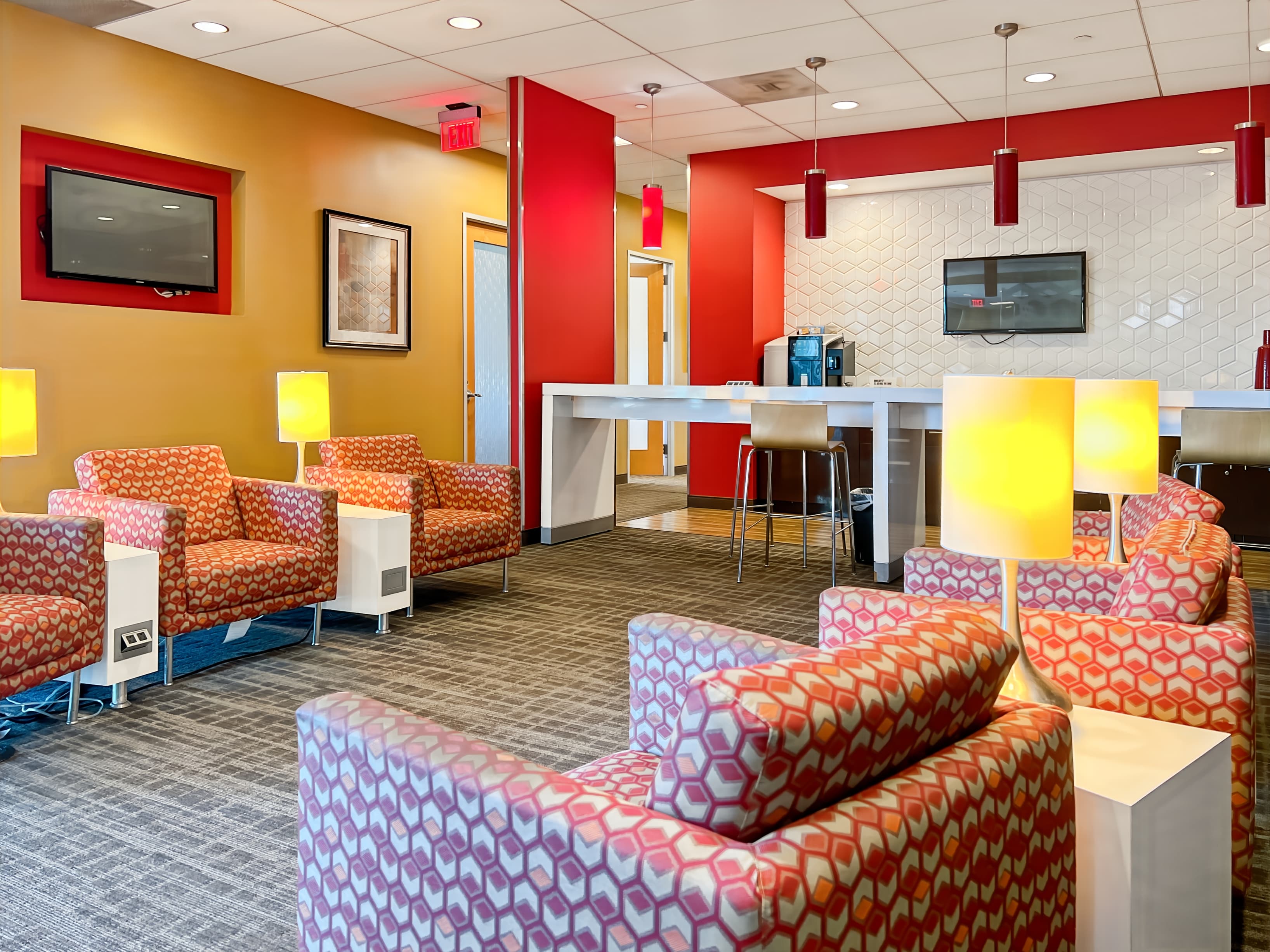 CA, Valencia - Gateway Plaza image 4 CA, Valencia - Gateway Plaza image 4