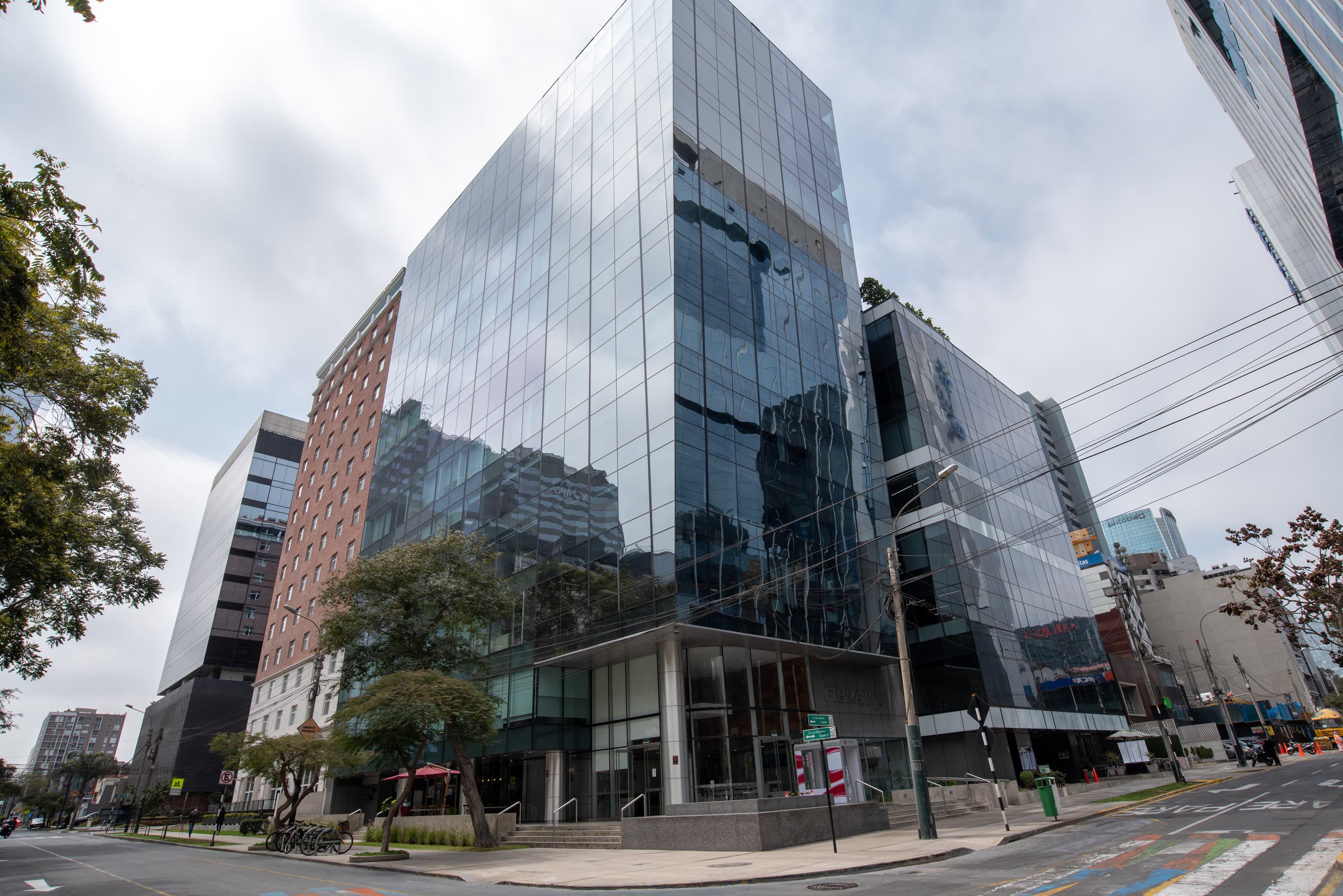 LIMA, San Isidro Fibra Building image 3