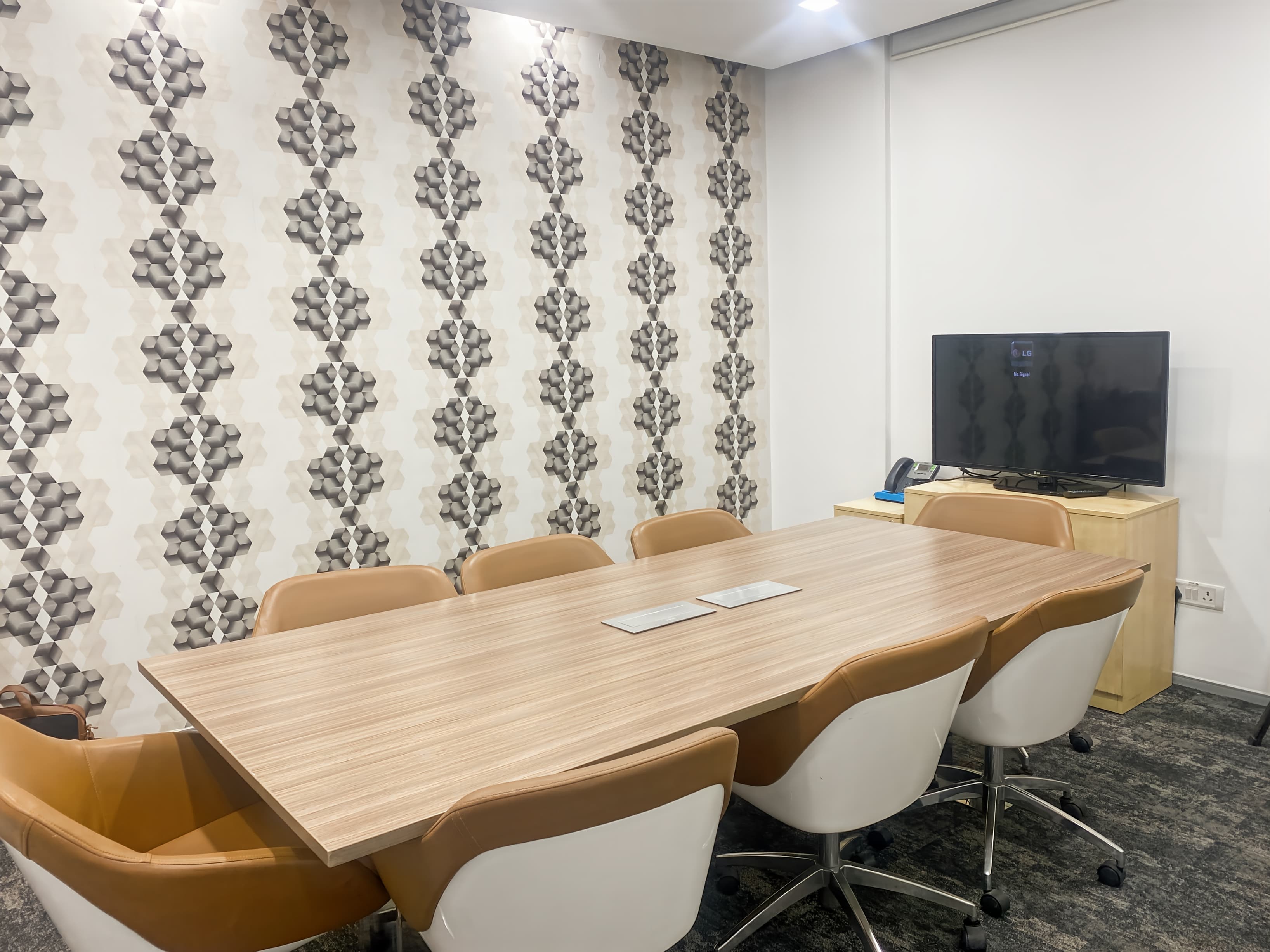 NOIDA, Sec 62 – Green Boulevard image 1