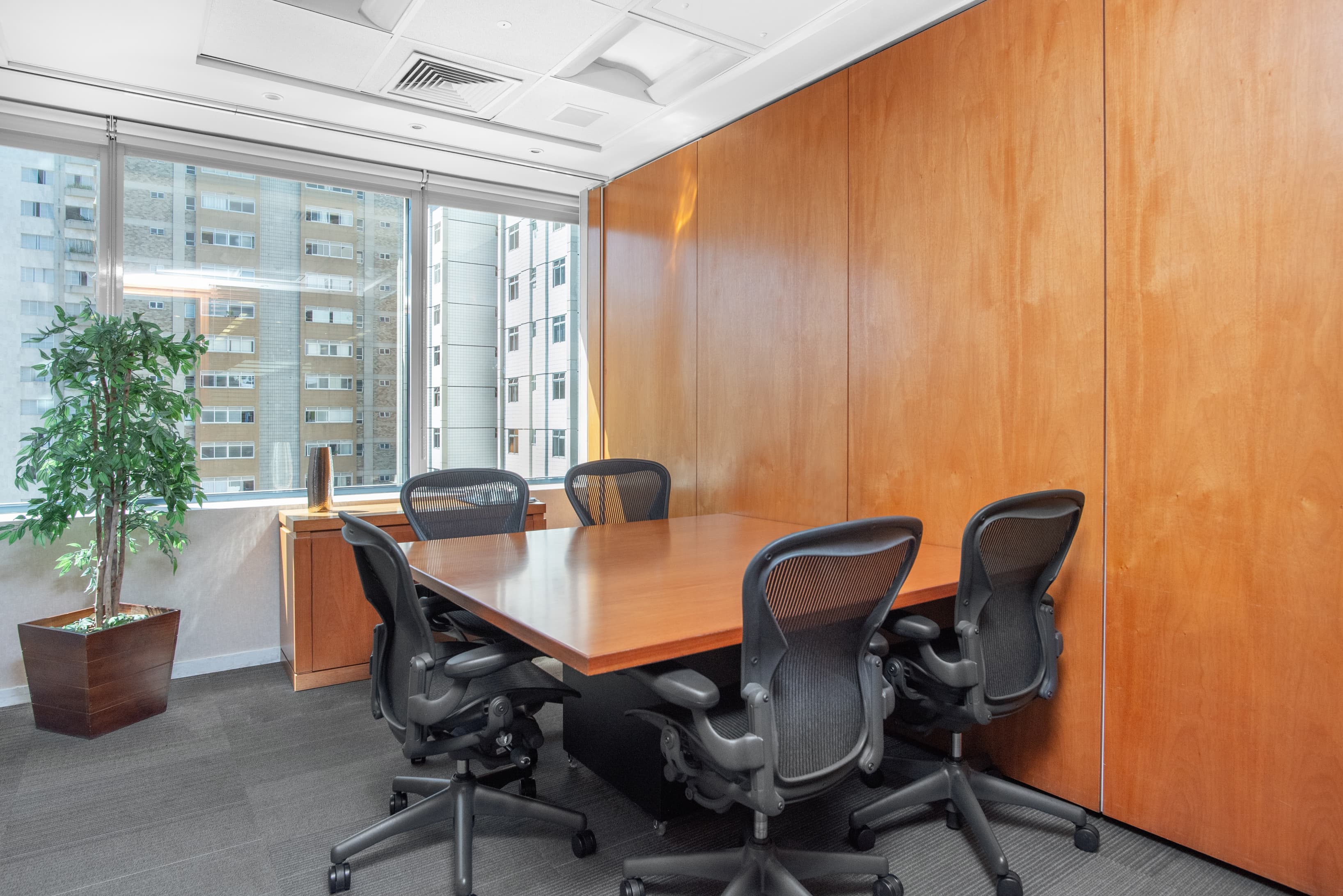 BELO HORIZONTE, Renaissance Work Center image 1 BELO HORIZONTE, Renaissance Work Center image 1