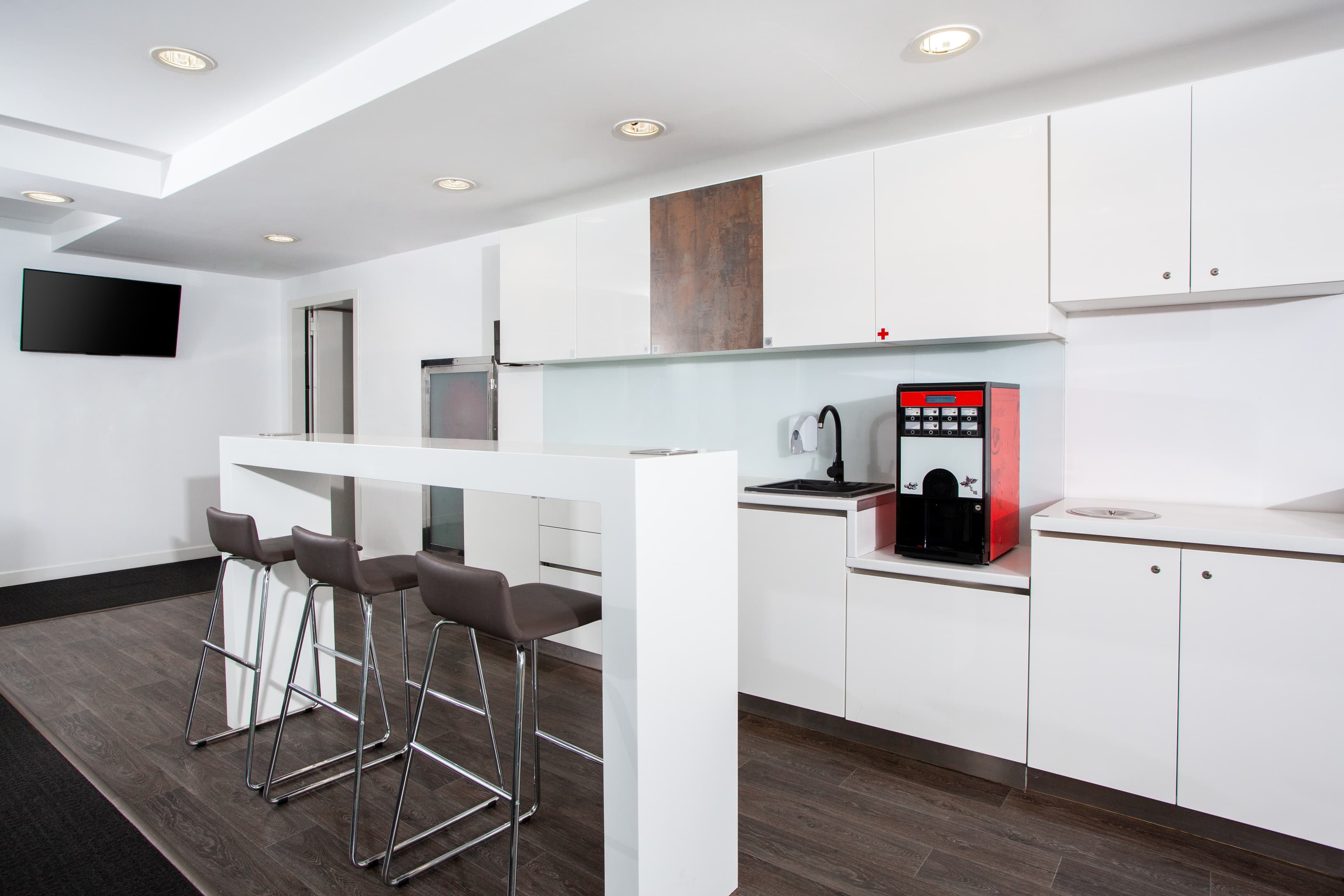 BUCHAREST, Charles de Gaulle Plaza image 5