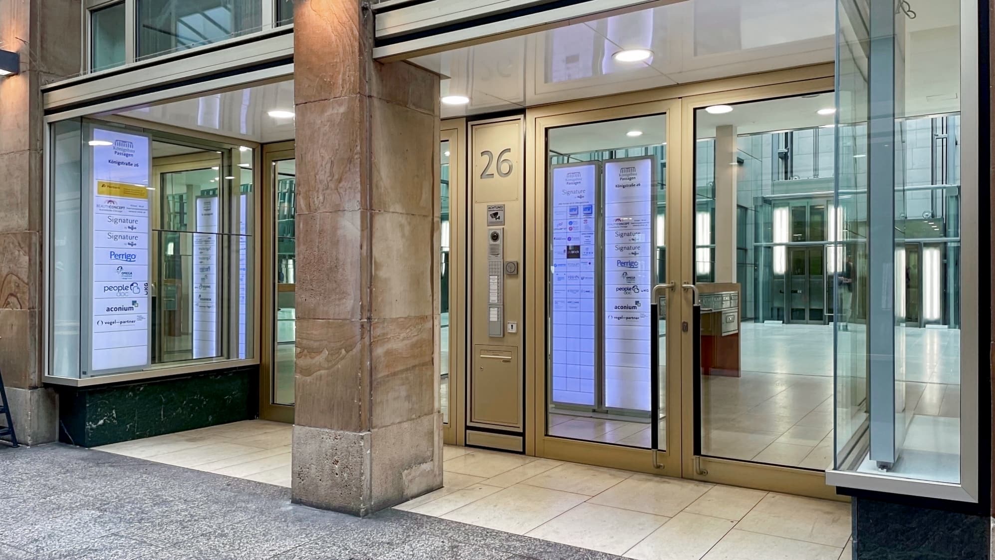 STUTTGART, SIGNATURE Schlossplatz image 5