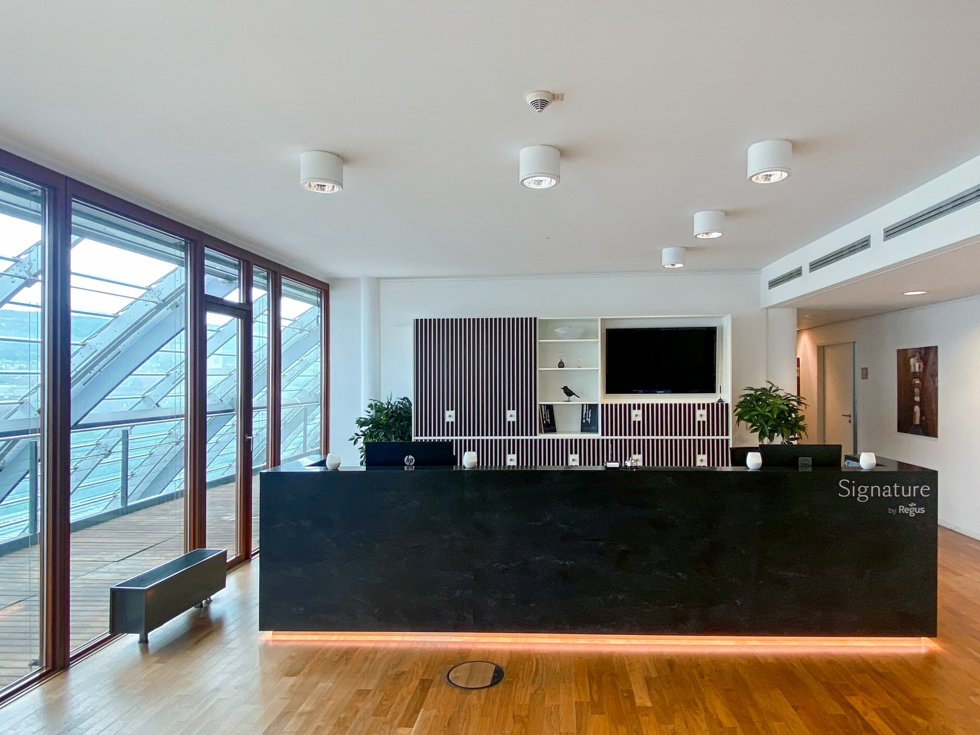 STUTTGART, SIGNATURE Schlossplatz image 14