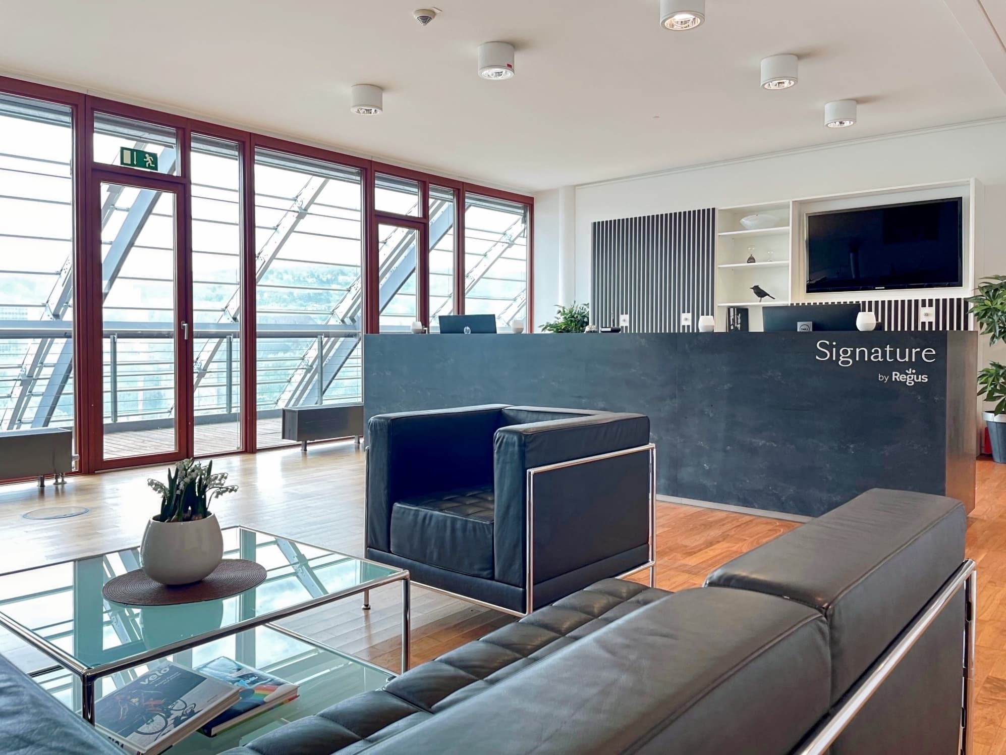 STUTTGART, SIGNATURE Schlossplatz image 2