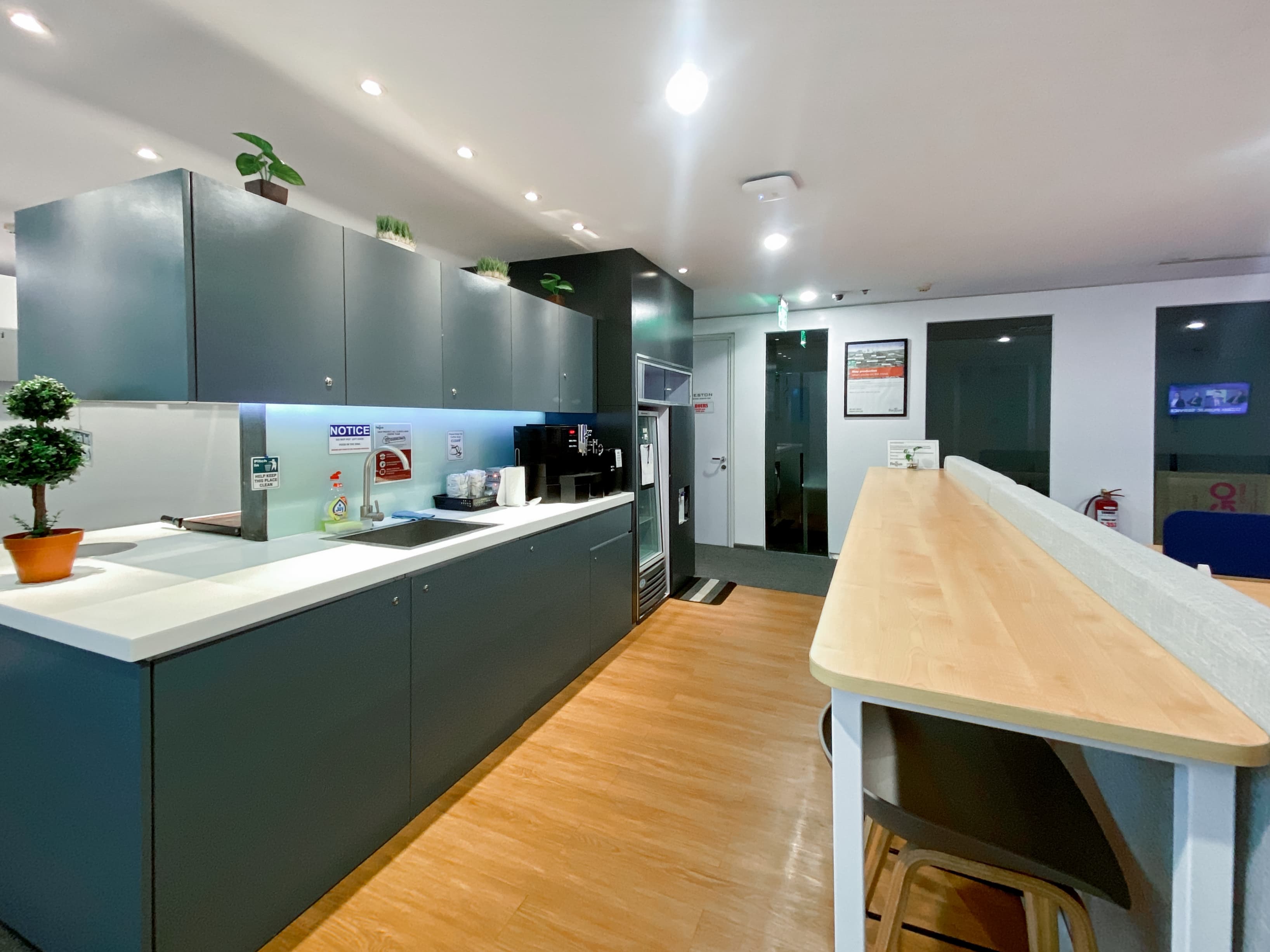 MANILA, One E-com Pasay image 4 MANILA, One E-com Pasay image 4