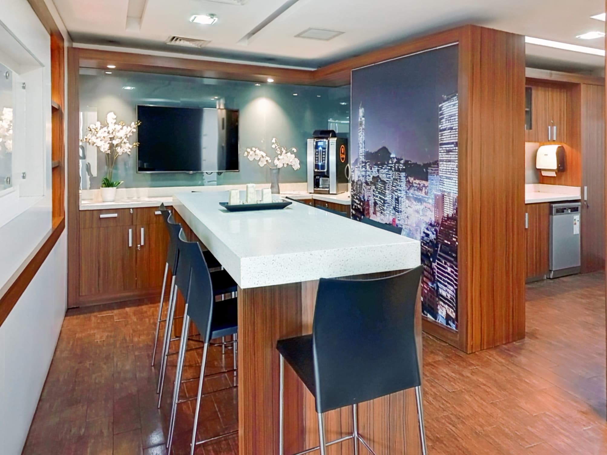 SANTIAGO, Nueva Apoquindo image 2