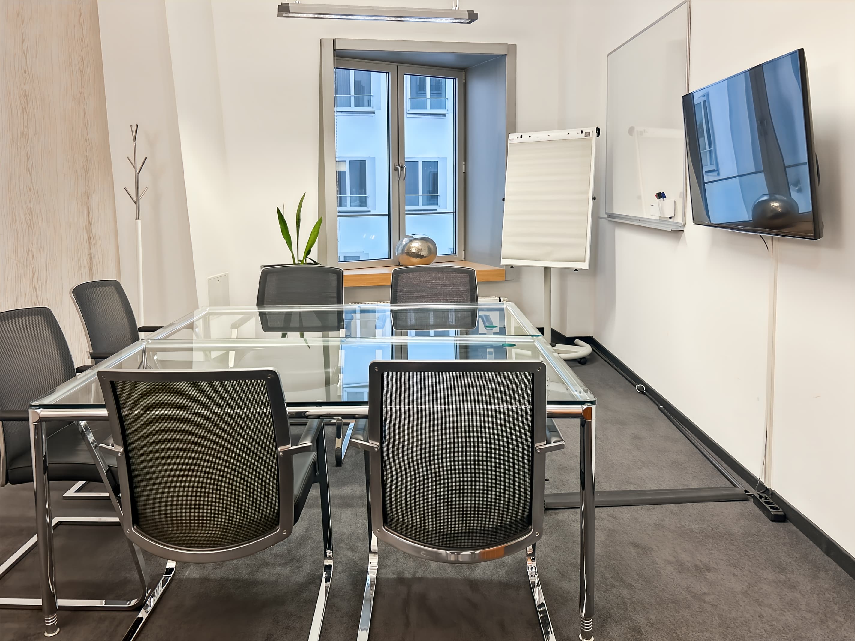 DUSSELDORF, Neuer Zollhof image 10