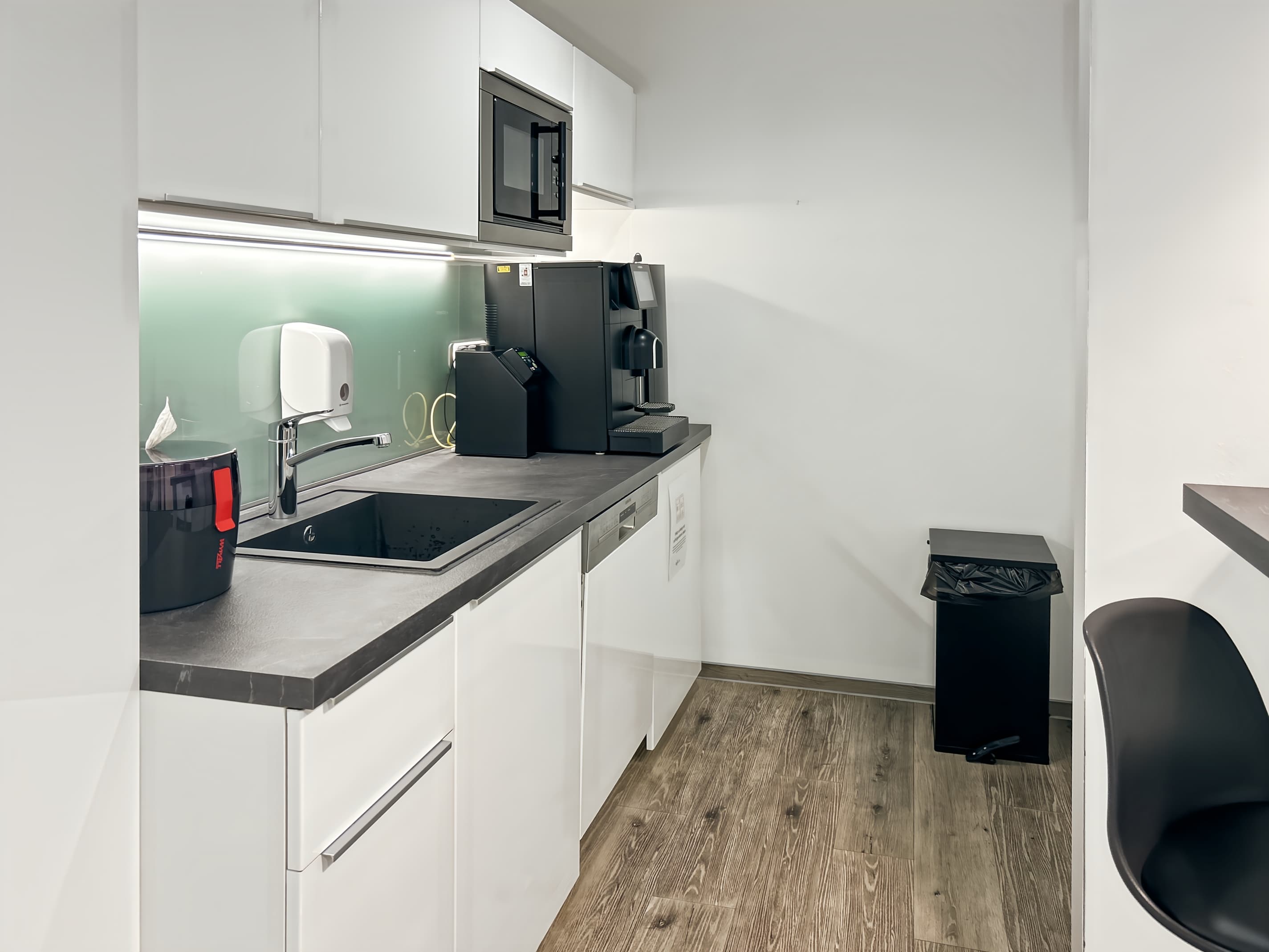 DUSSELDORF, Neuer Zollhof image 11