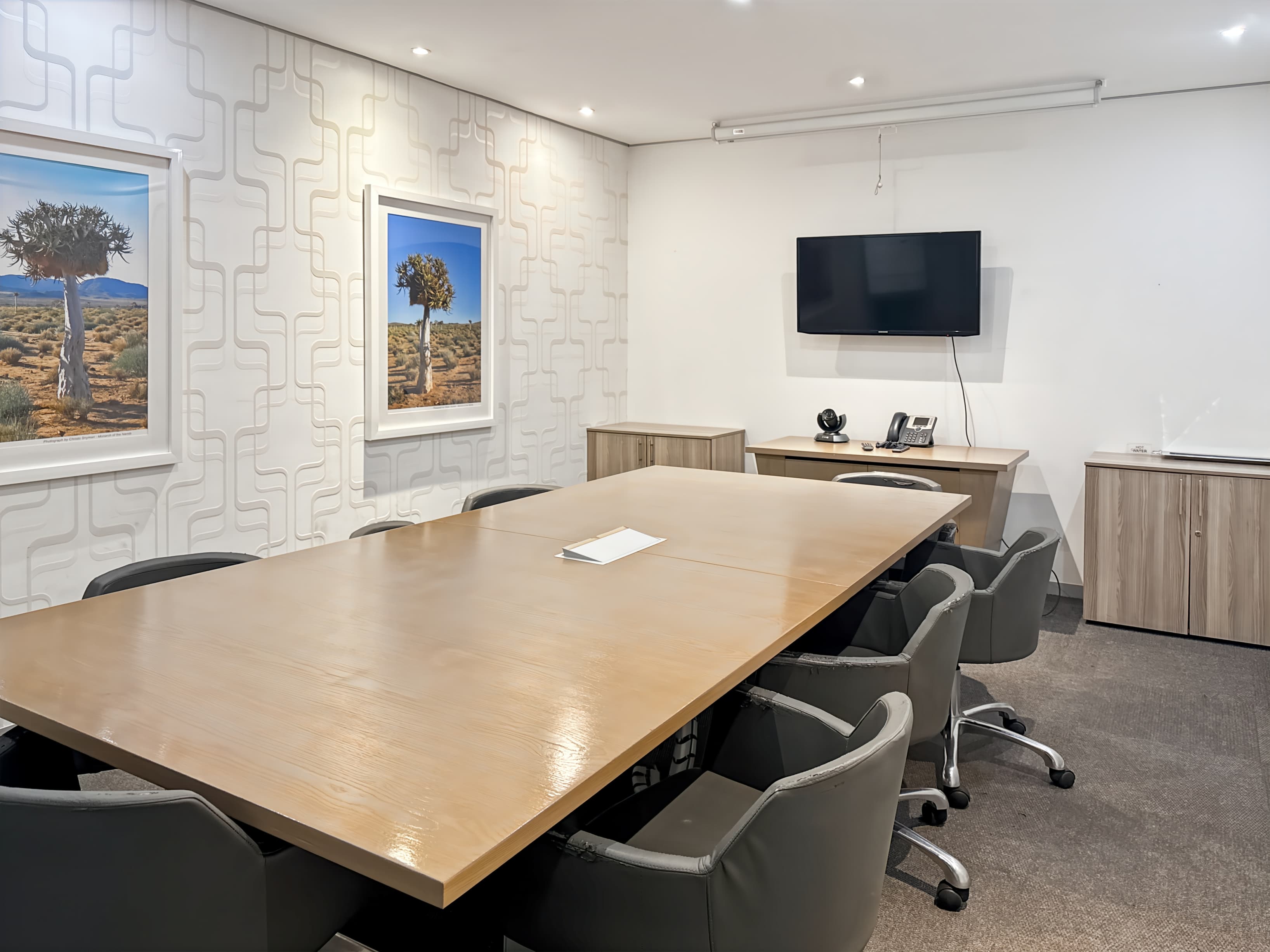 WINDHOEK, Maerua Mall image 6