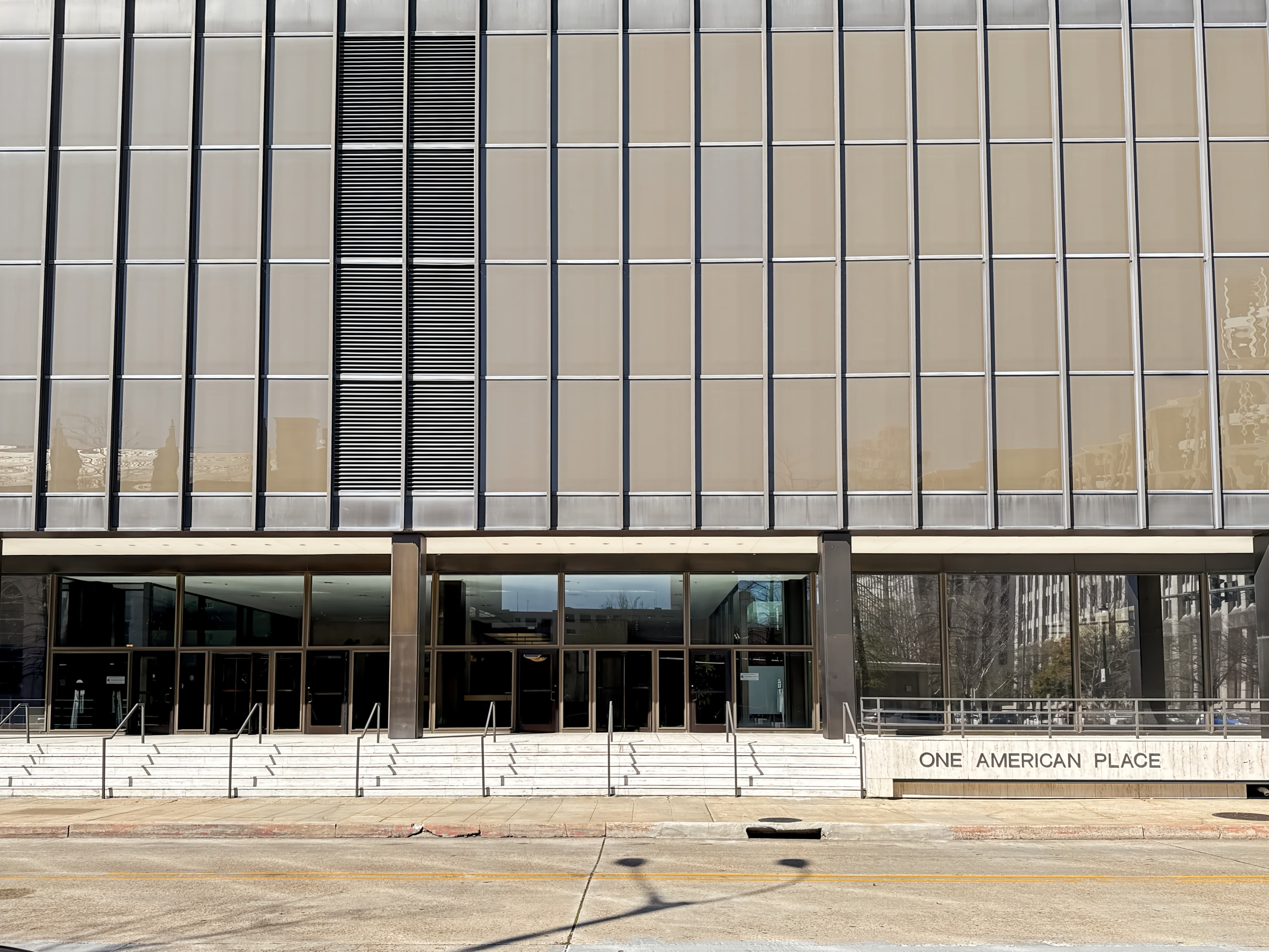 LA, Baton Rouge - Downtown - One American Place image 2 LA, Baton Rouge - Downtown - One American Place image 2