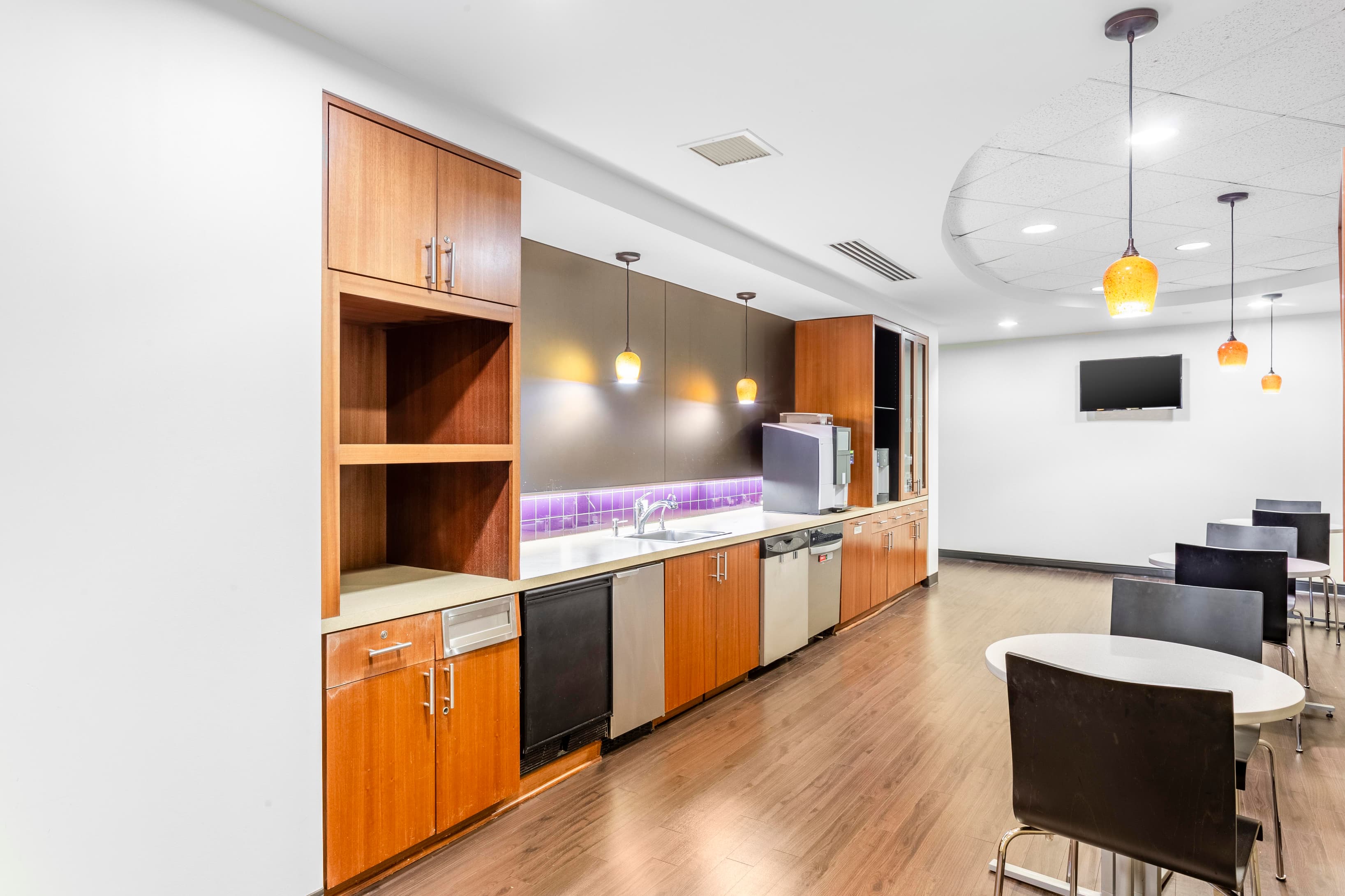 MO, Kansas City - Crown image 5 MO, Kansas City - Crown image 5