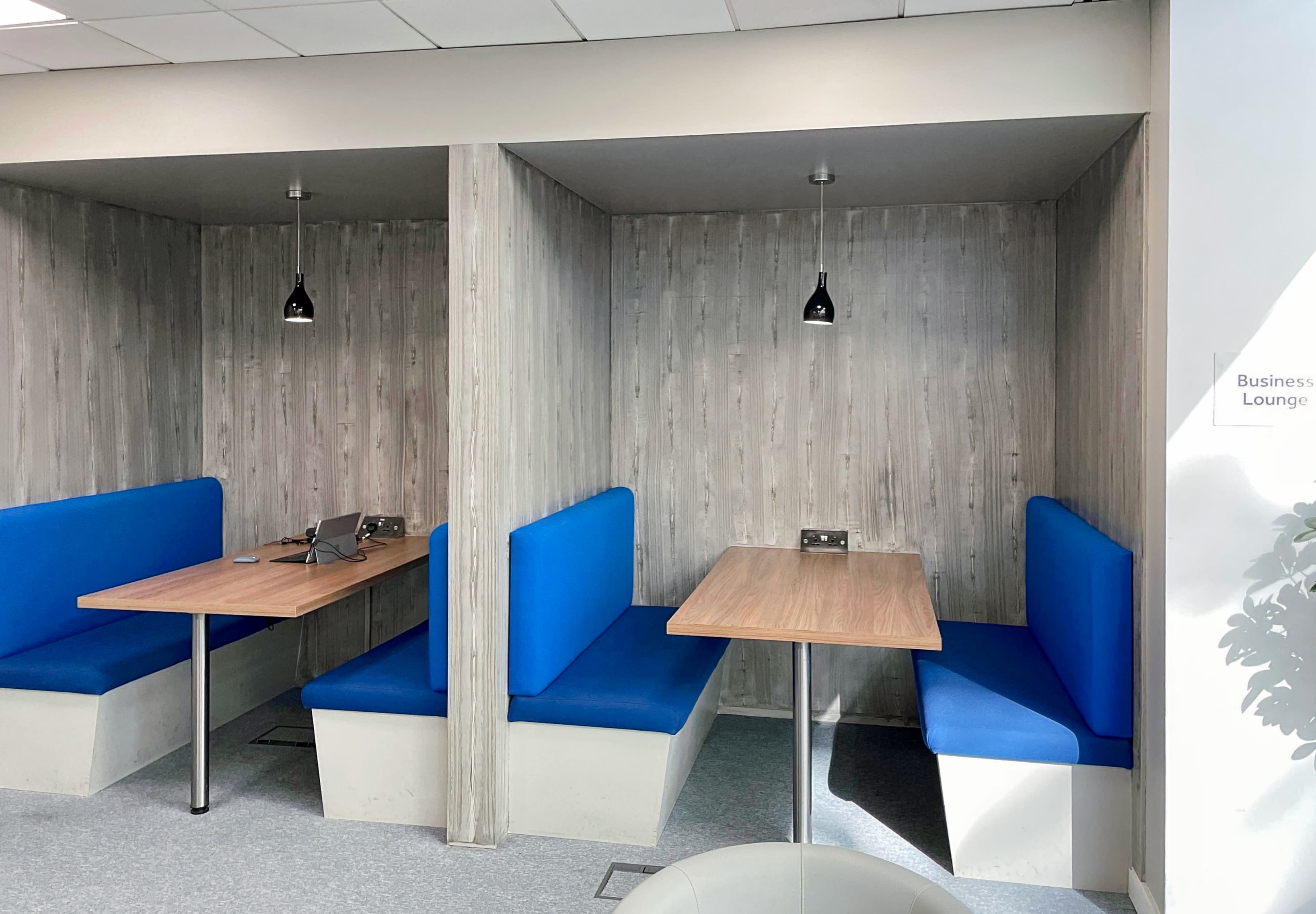 BRACKNELL, Arlington Square image 3