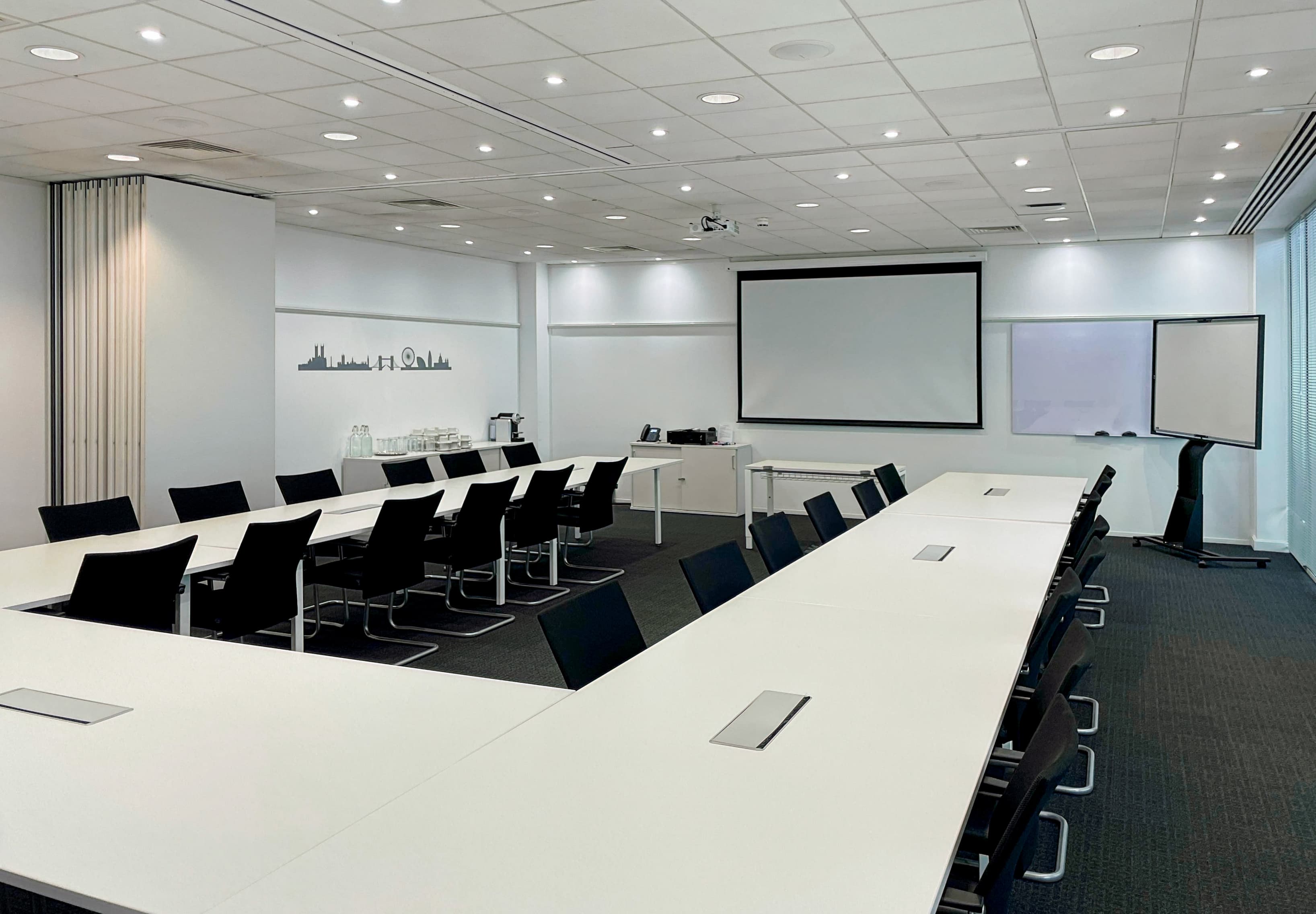 BRACKNELL, Arlington Square image 14