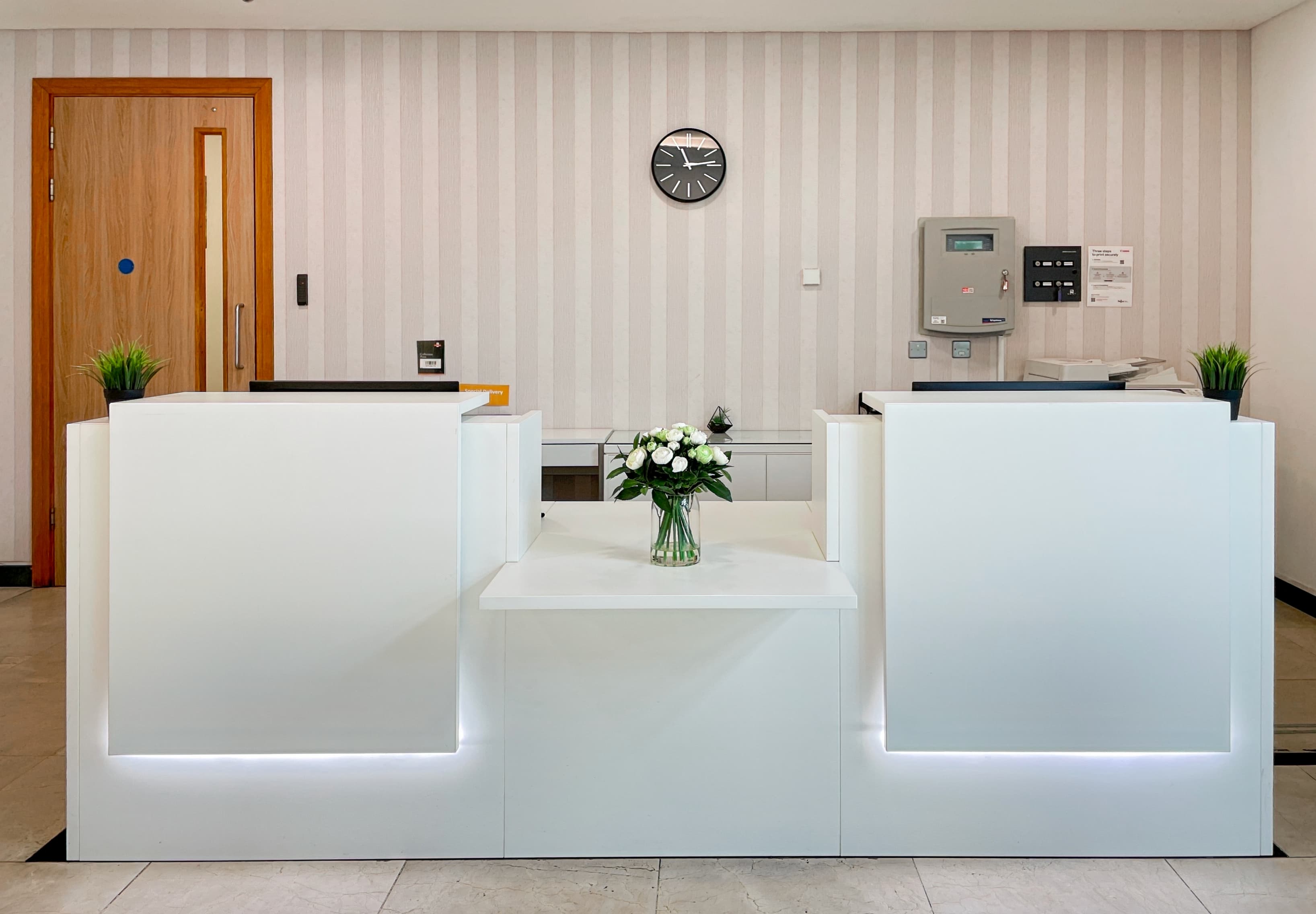 BRACKNELL, Arlington Square image 13