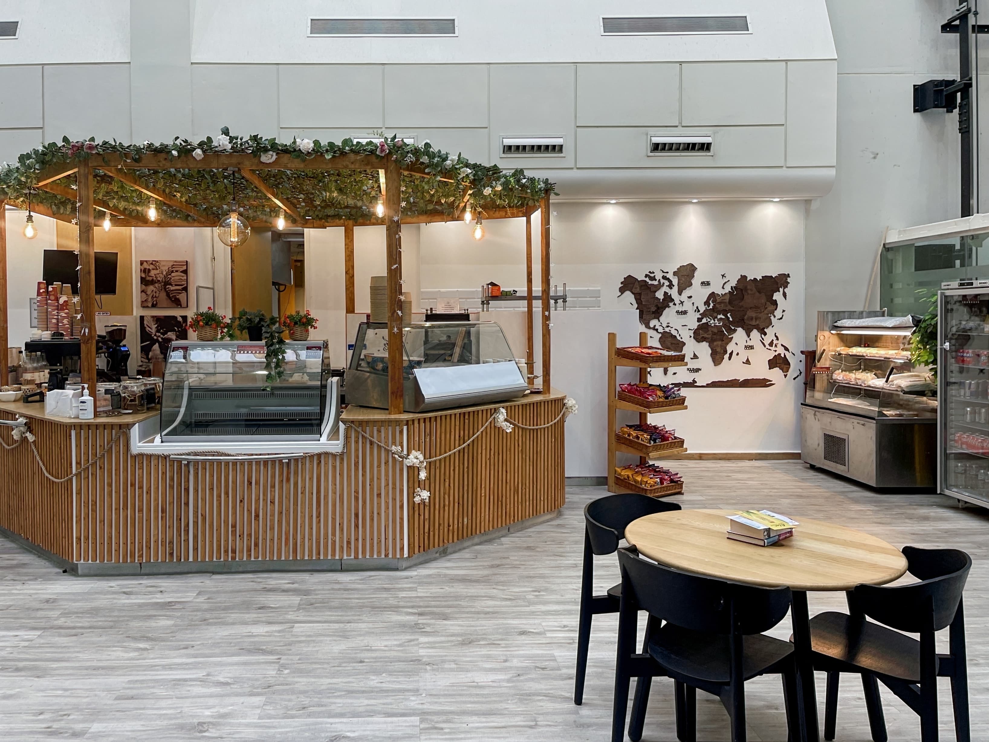 BRACKNELL, Arlington Square image 1