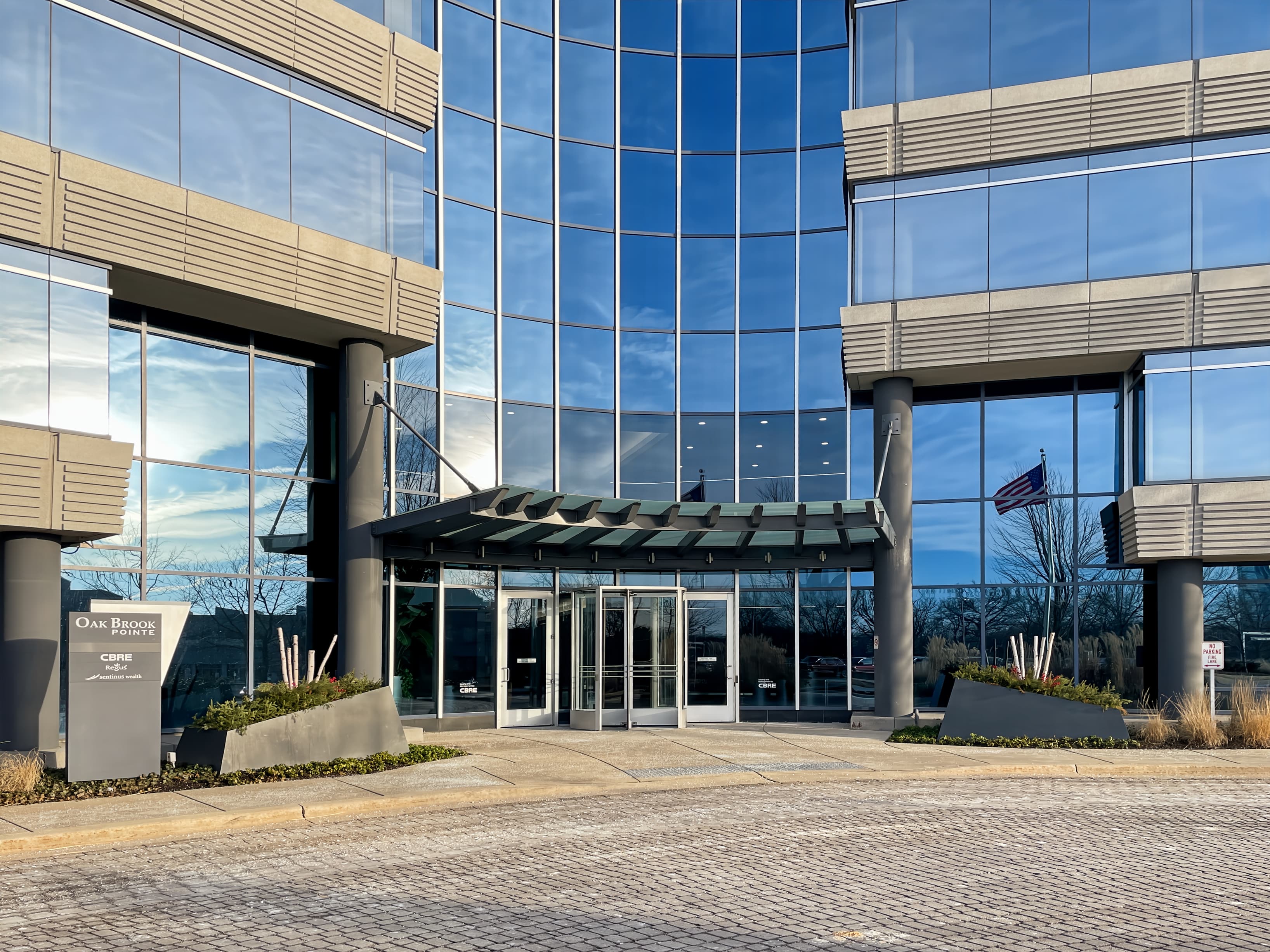 IL, Oak Brook - Oak Brook Pointe image 9