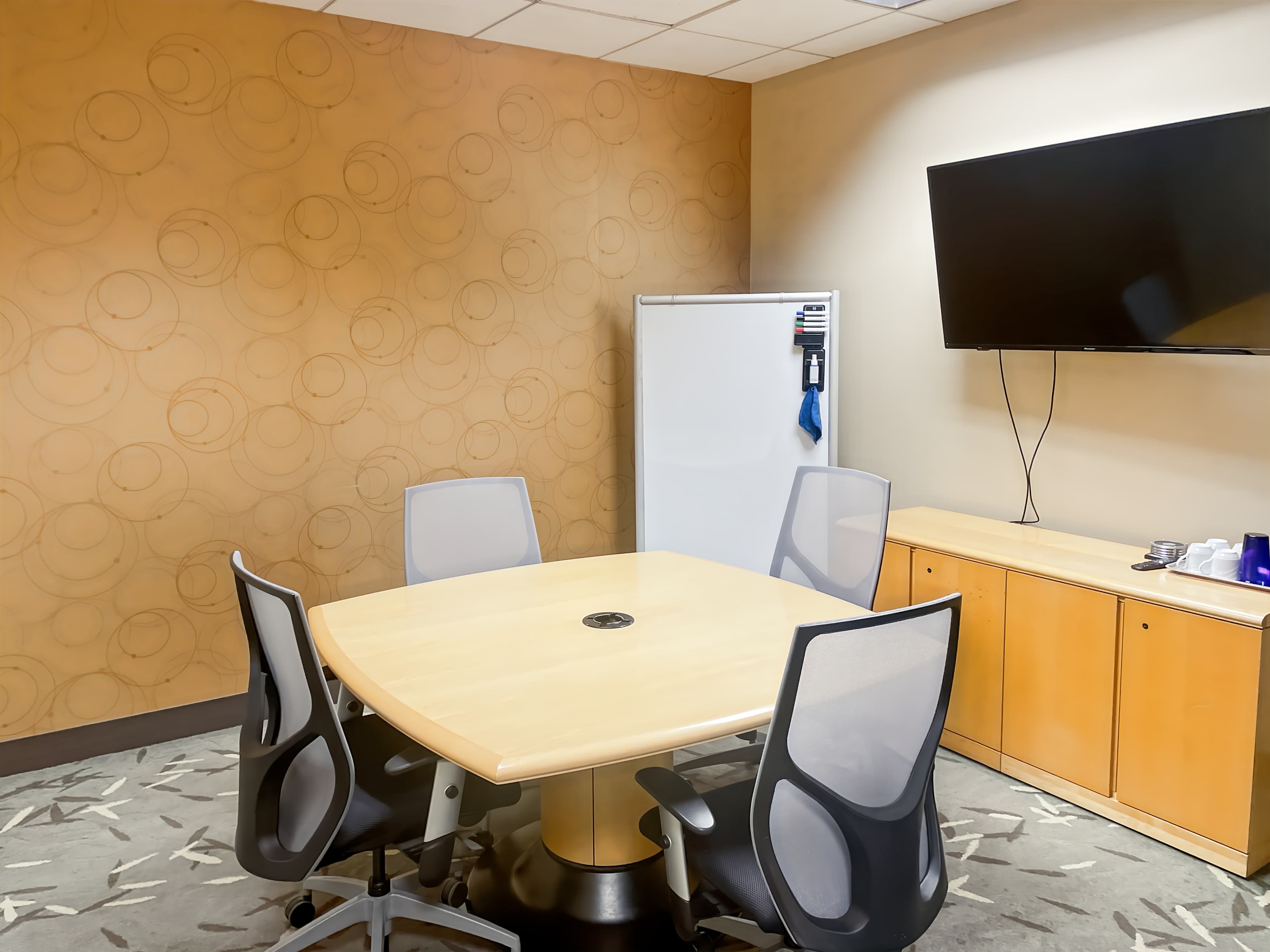 IL, Oak Brook - Oak Brook Pointe image 7