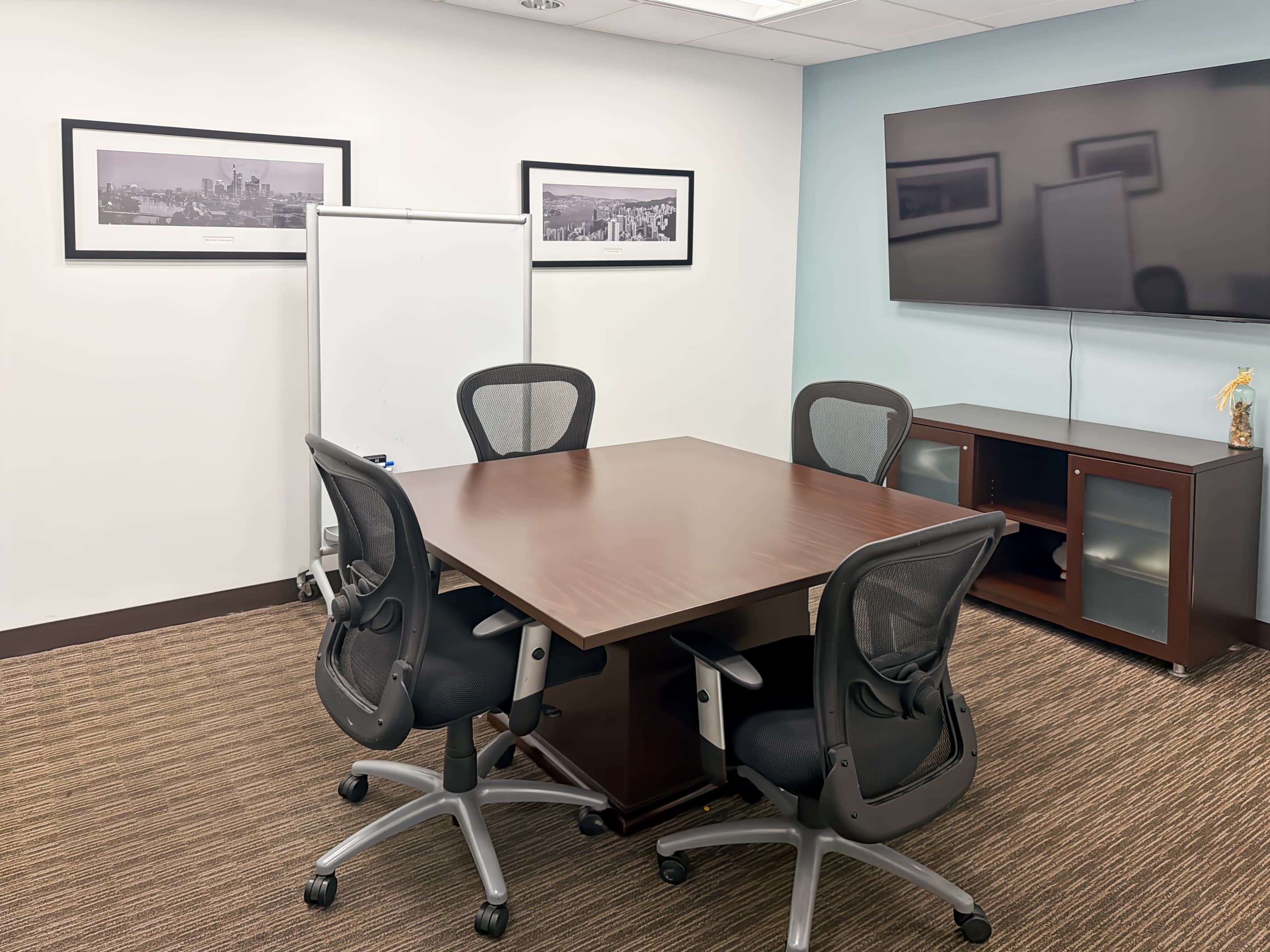 NV, Las Vegas - The Gramercy image 4