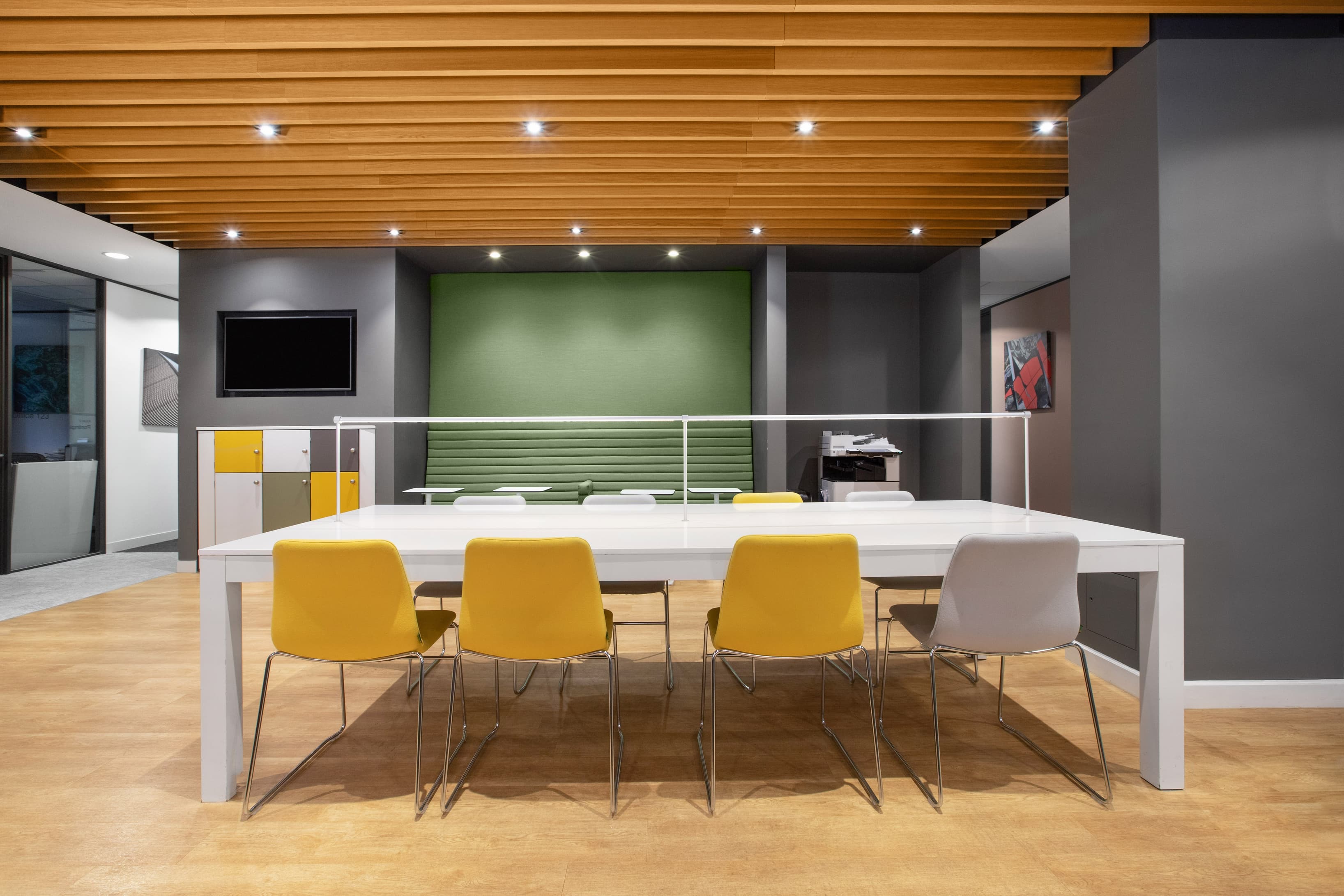 LONDON, High Street Kensington image 5 LONDON, High Street Kensington image 5