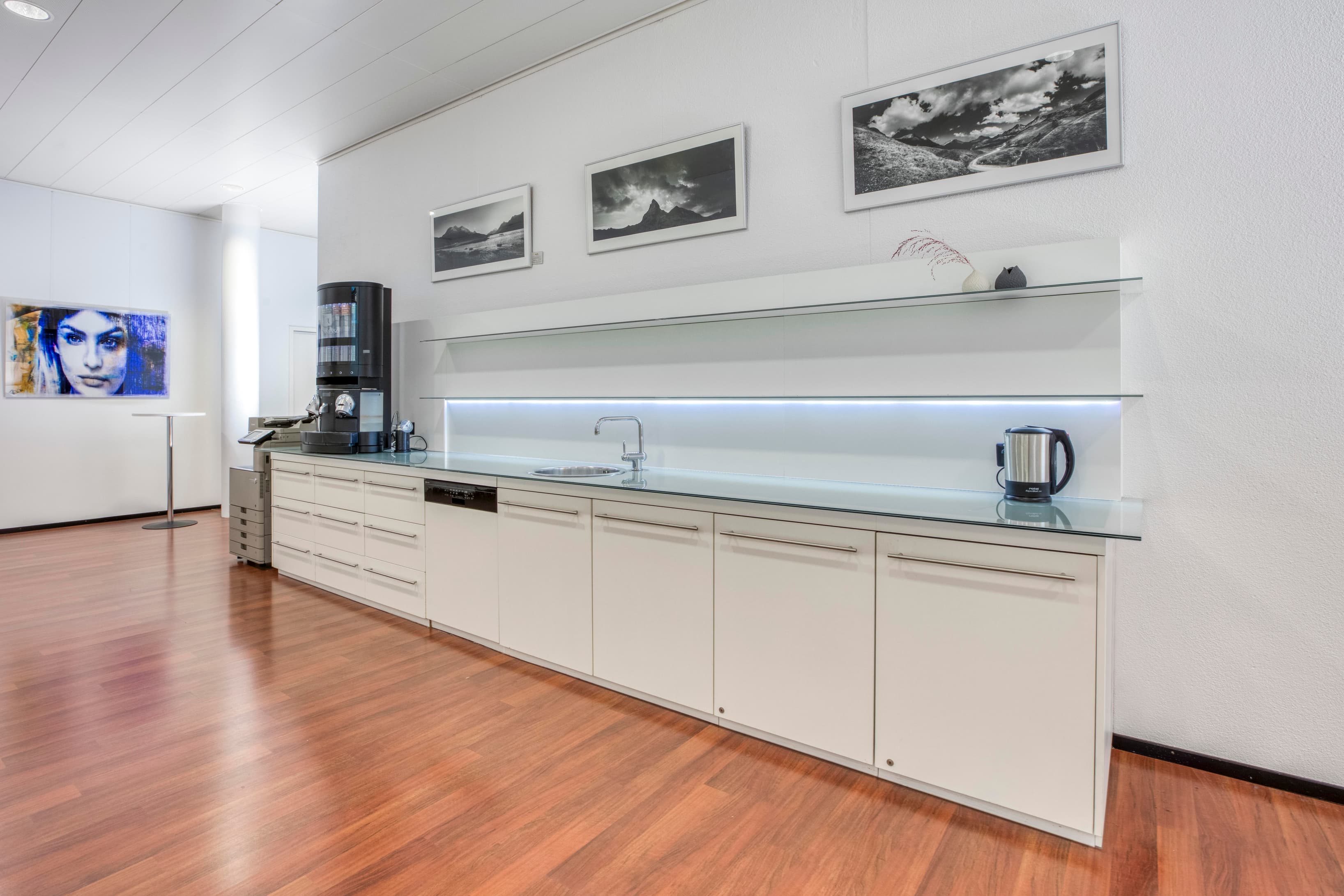 Zug, Dammstrasse image 3